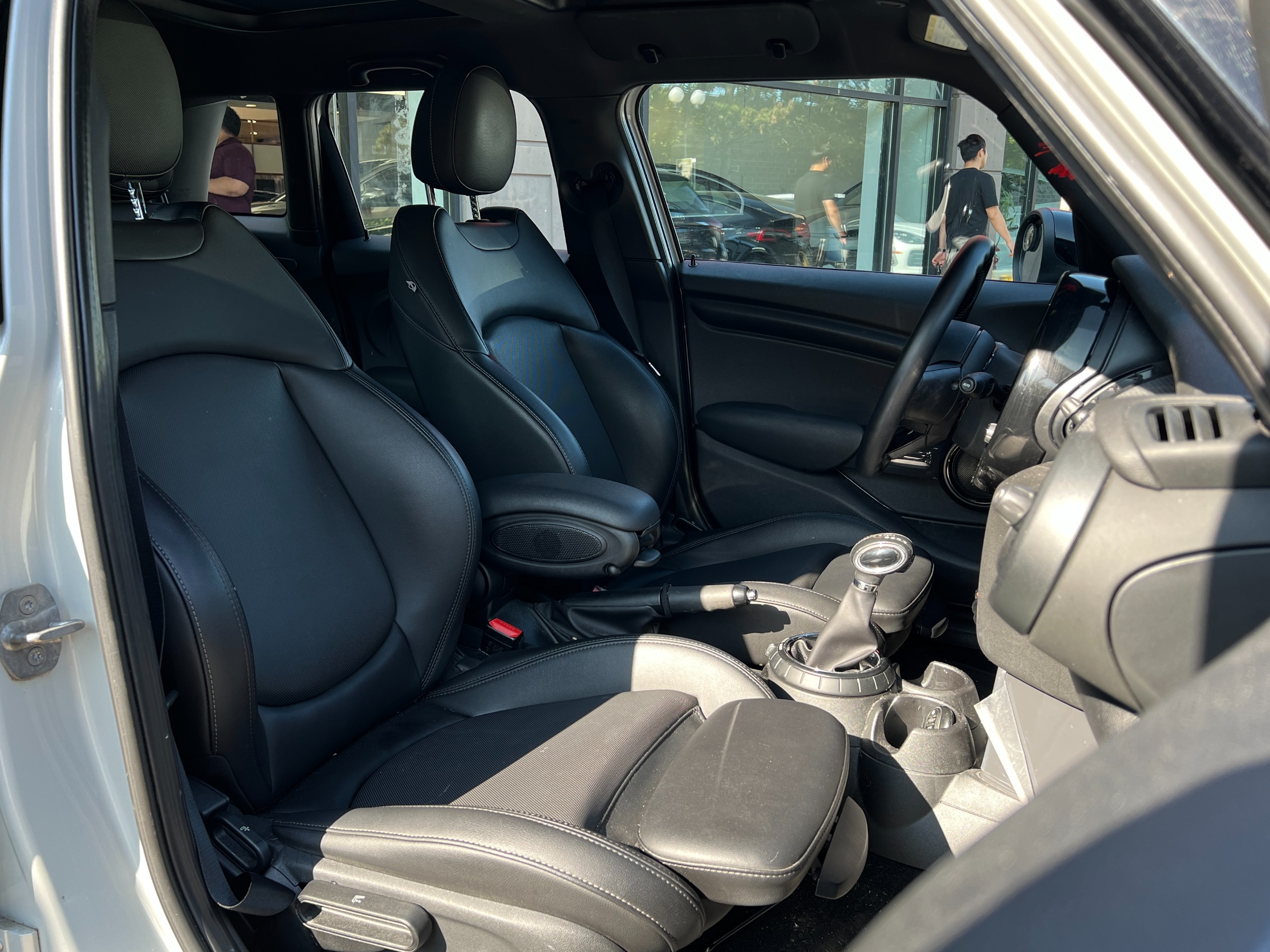 2015 Mini Cooper - Image 14