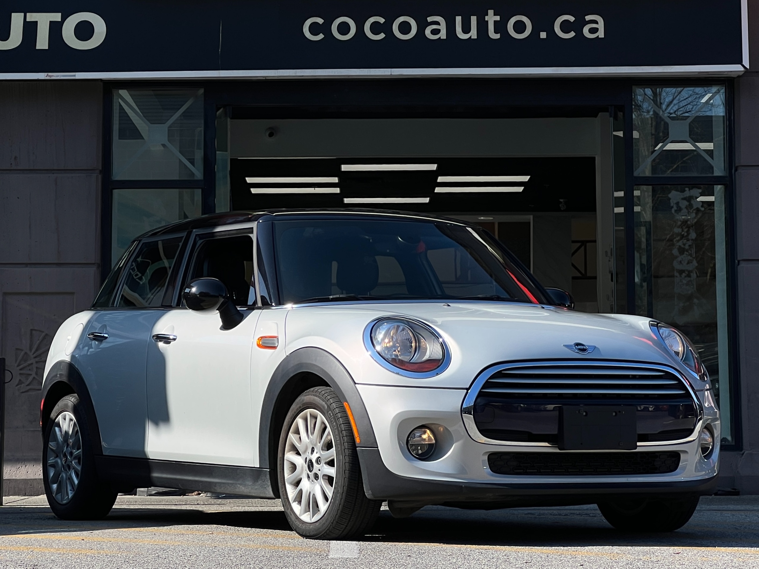 2015 Mini Cooper - Image 1