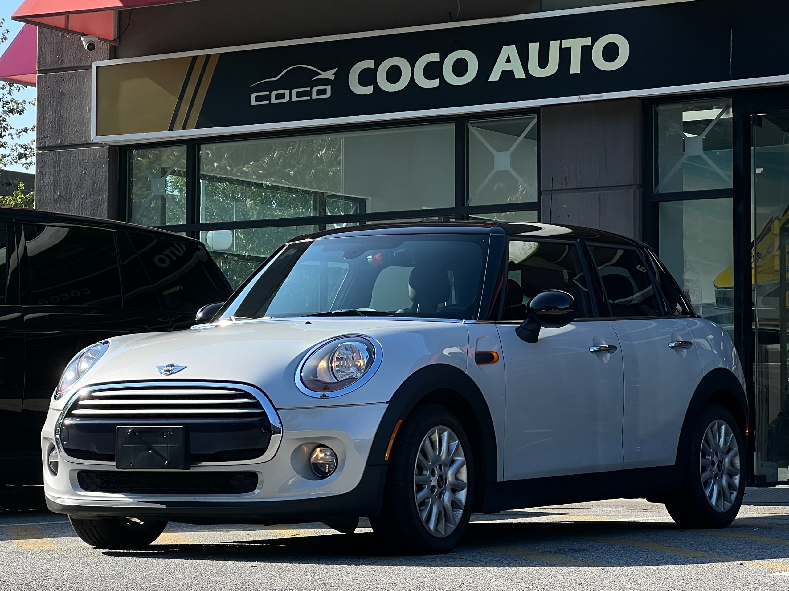 2015 Mini Cooper - Image 2