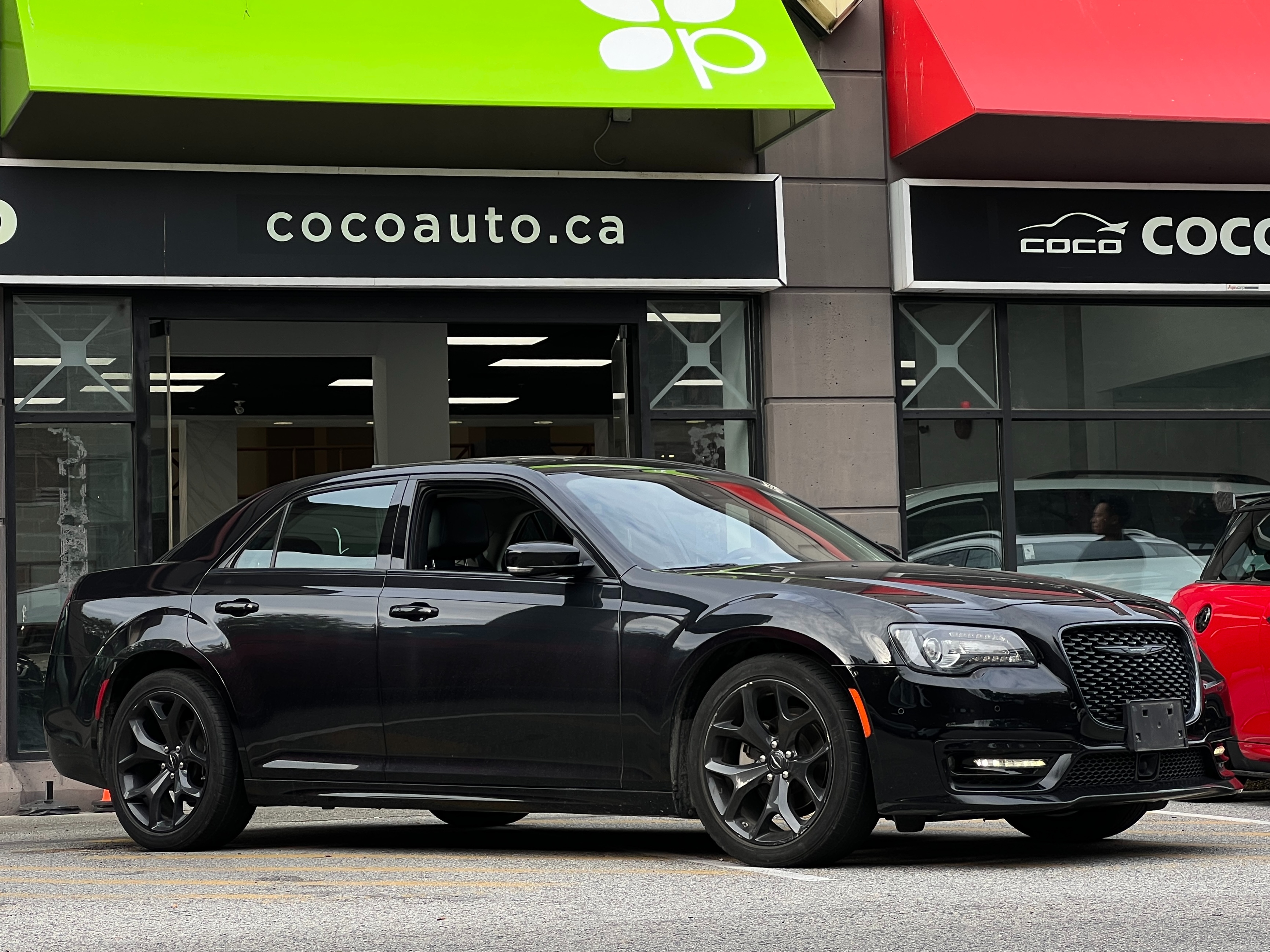 2023 Chrysler 300 touring rwd | no accident | bc local - Image 2