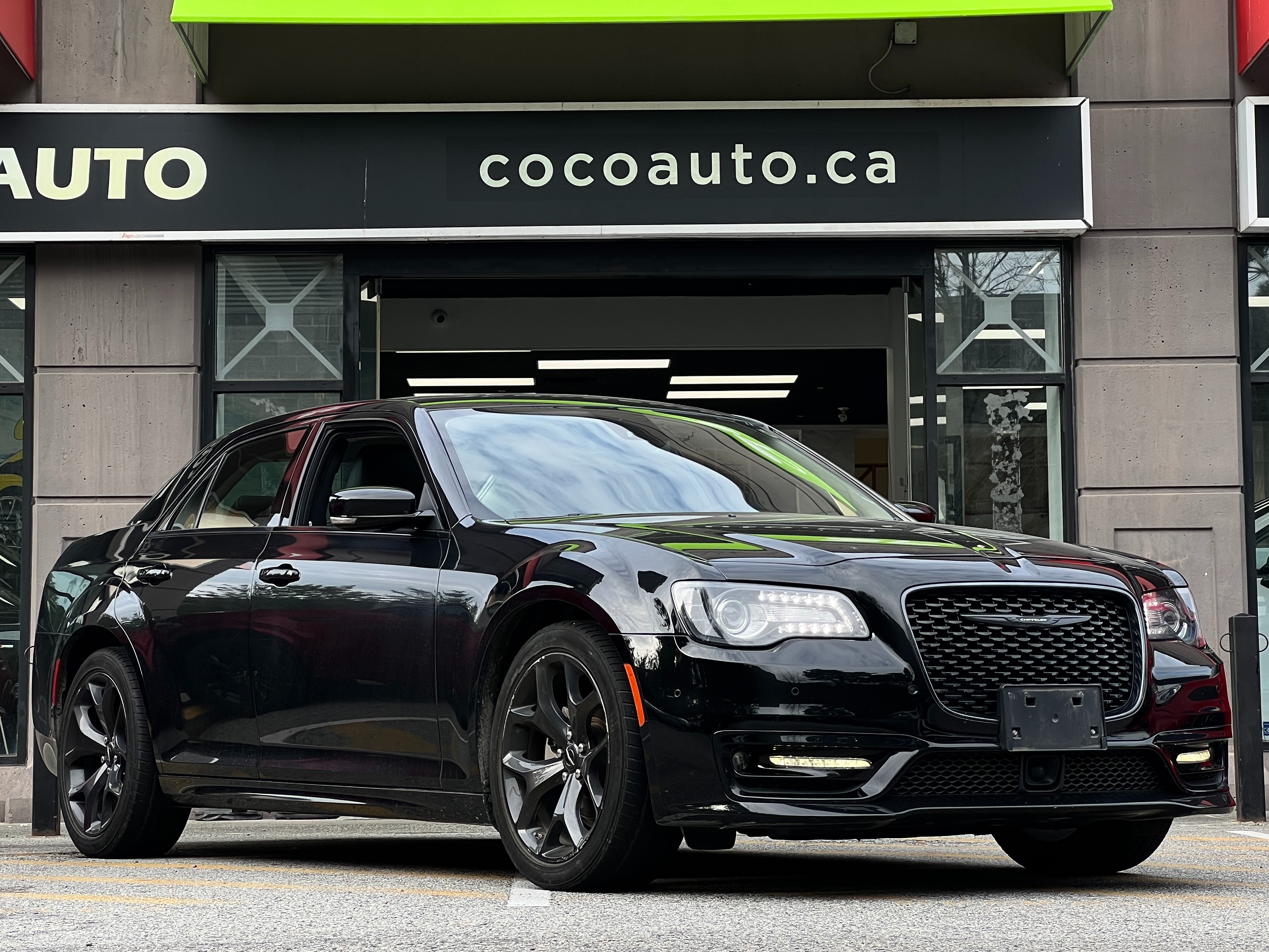 2023 Chrysler 300 touring rwd | no accident | bc local - Image 1