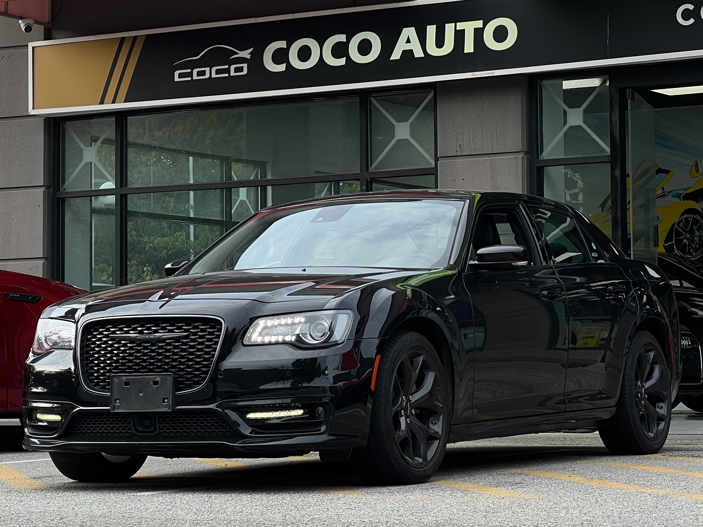 2023 Chrysler 300 touring rwd | no accident | bc local - Image 4