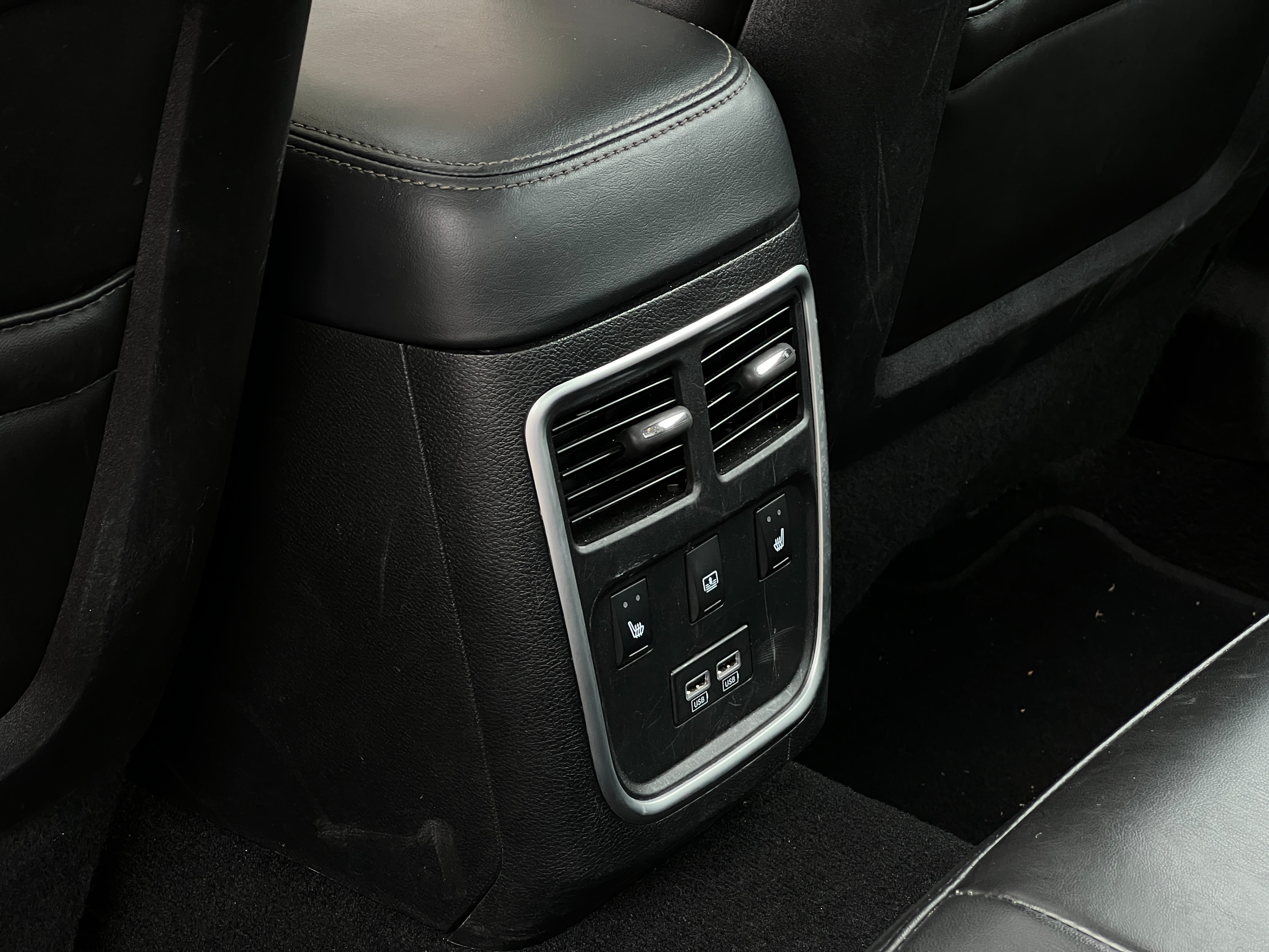 2023 Chrysler 300 touring rwd | no accident | bc local - Image 17