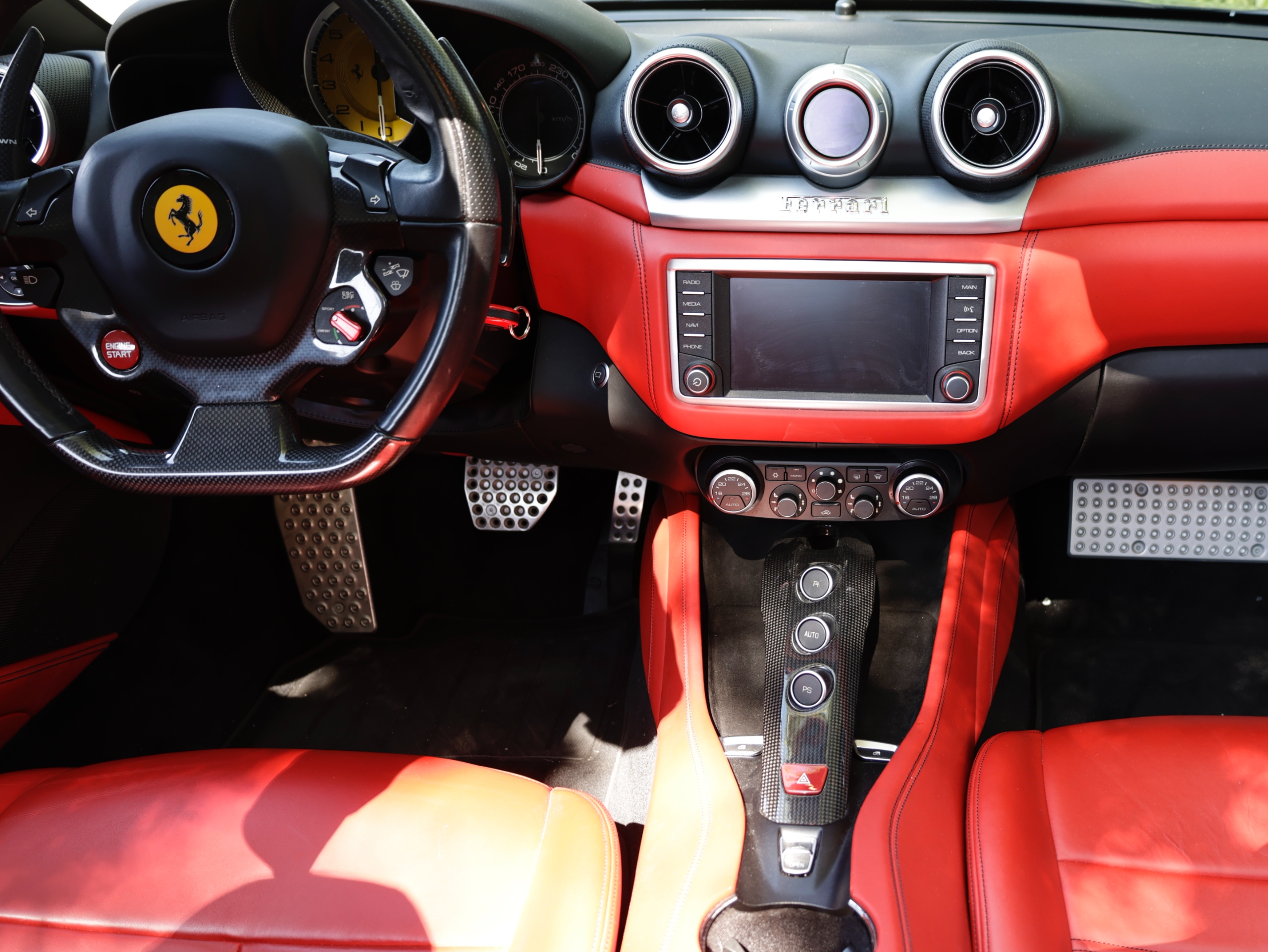 2016 Ferrari California T - Image 9