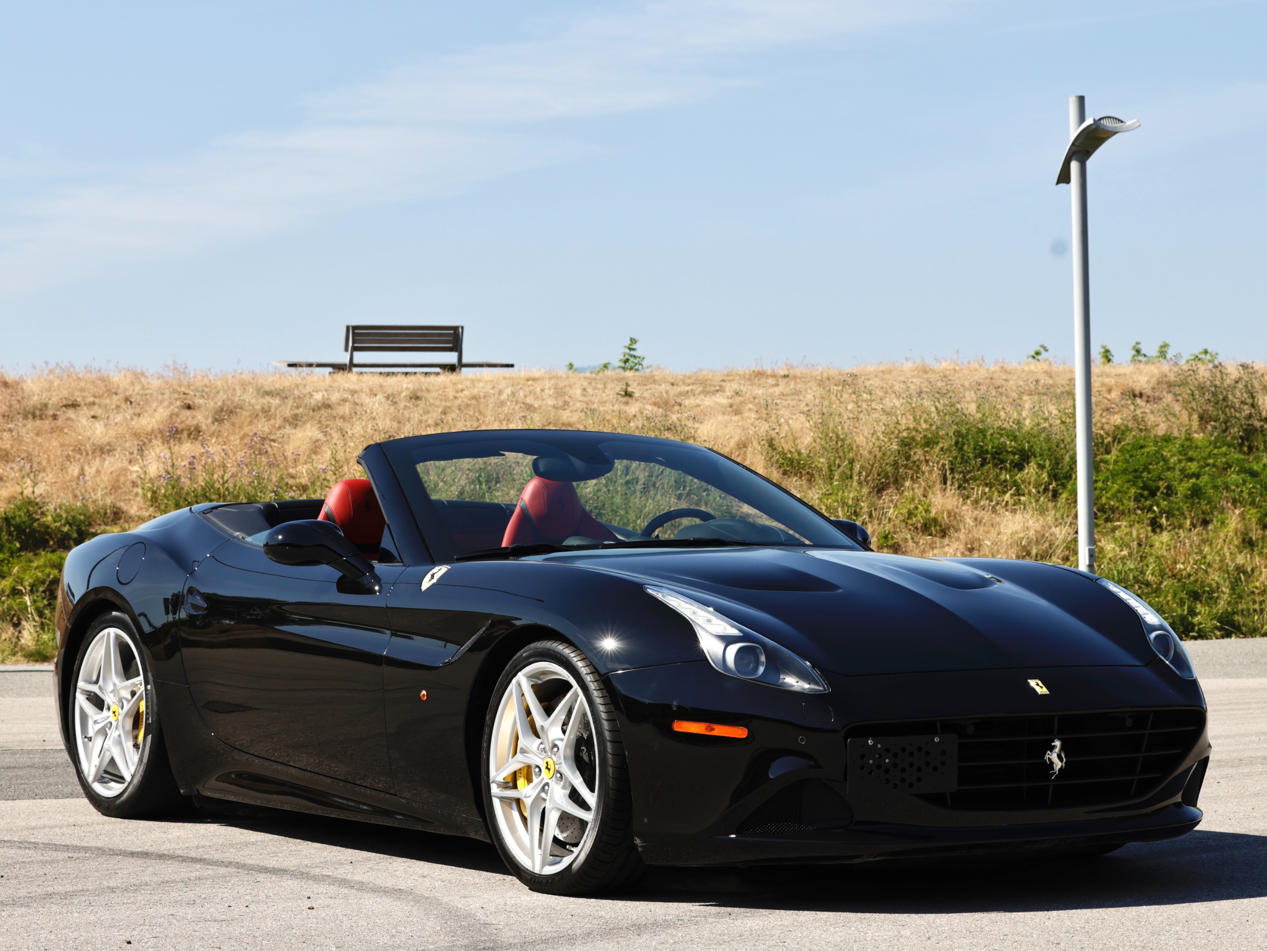 2016 Ferrari California T - Image 1