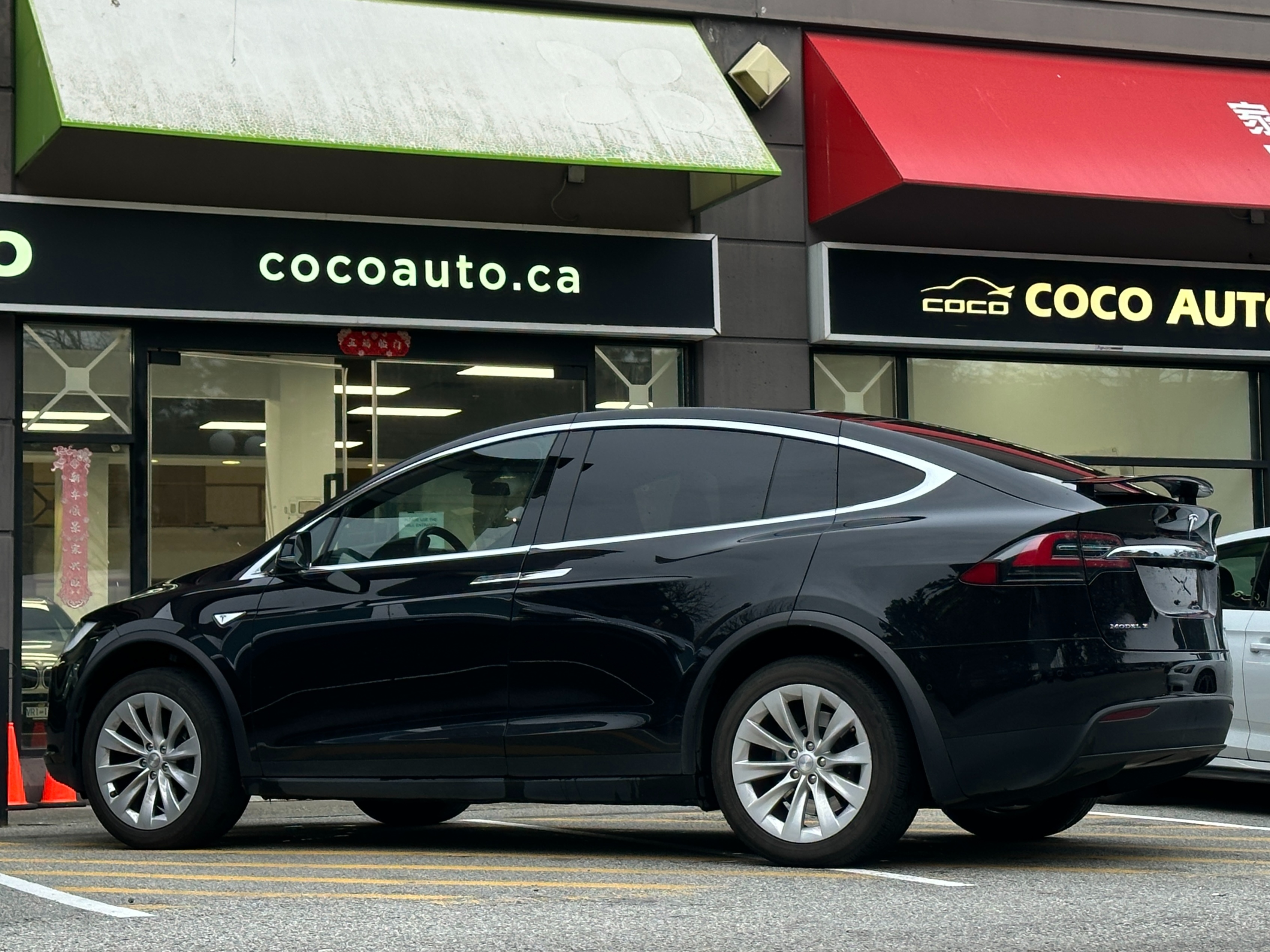 2016 Tesla Model x 90d | no accident | bc local - Image 7