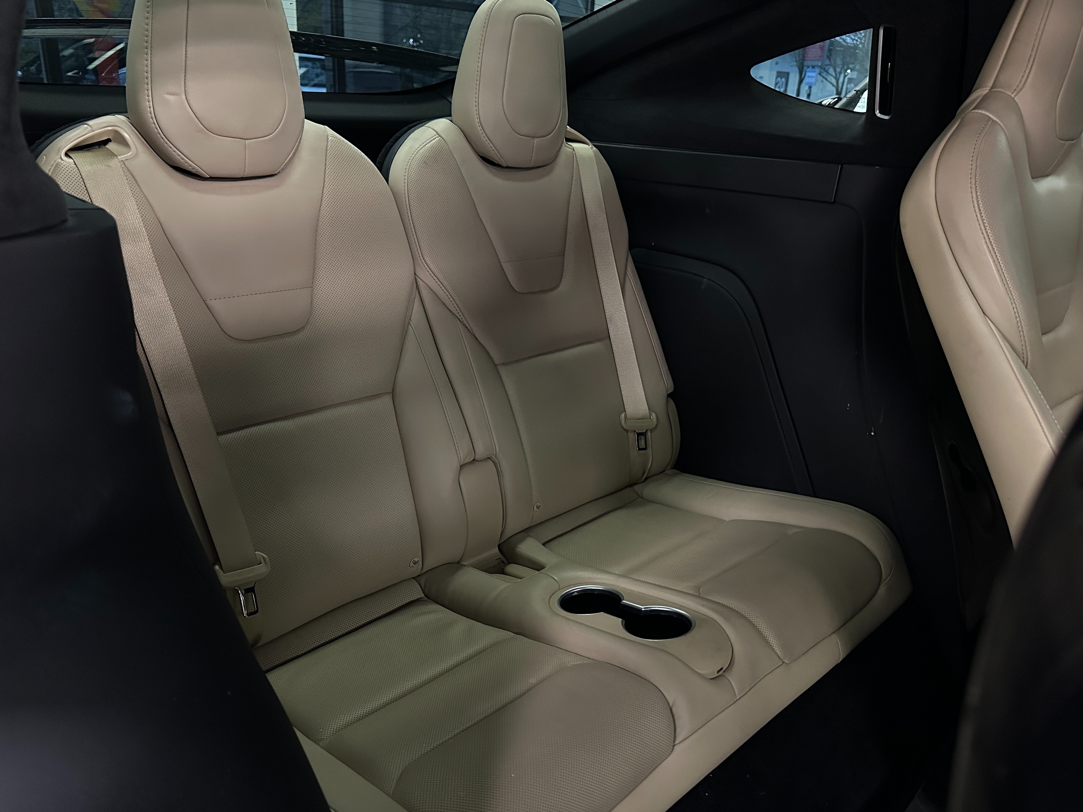 2016 Tesla Model x 90d | no accident | bc local - Image 15