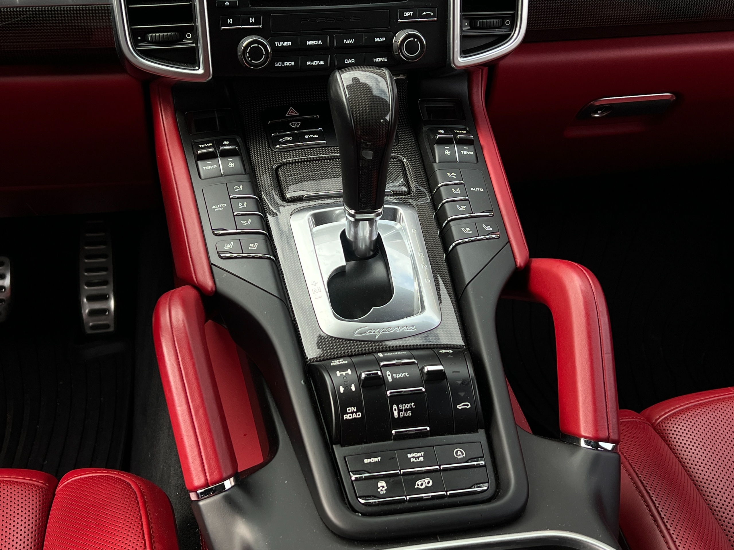 2017 Porsche Cayenne GTS - Image 15