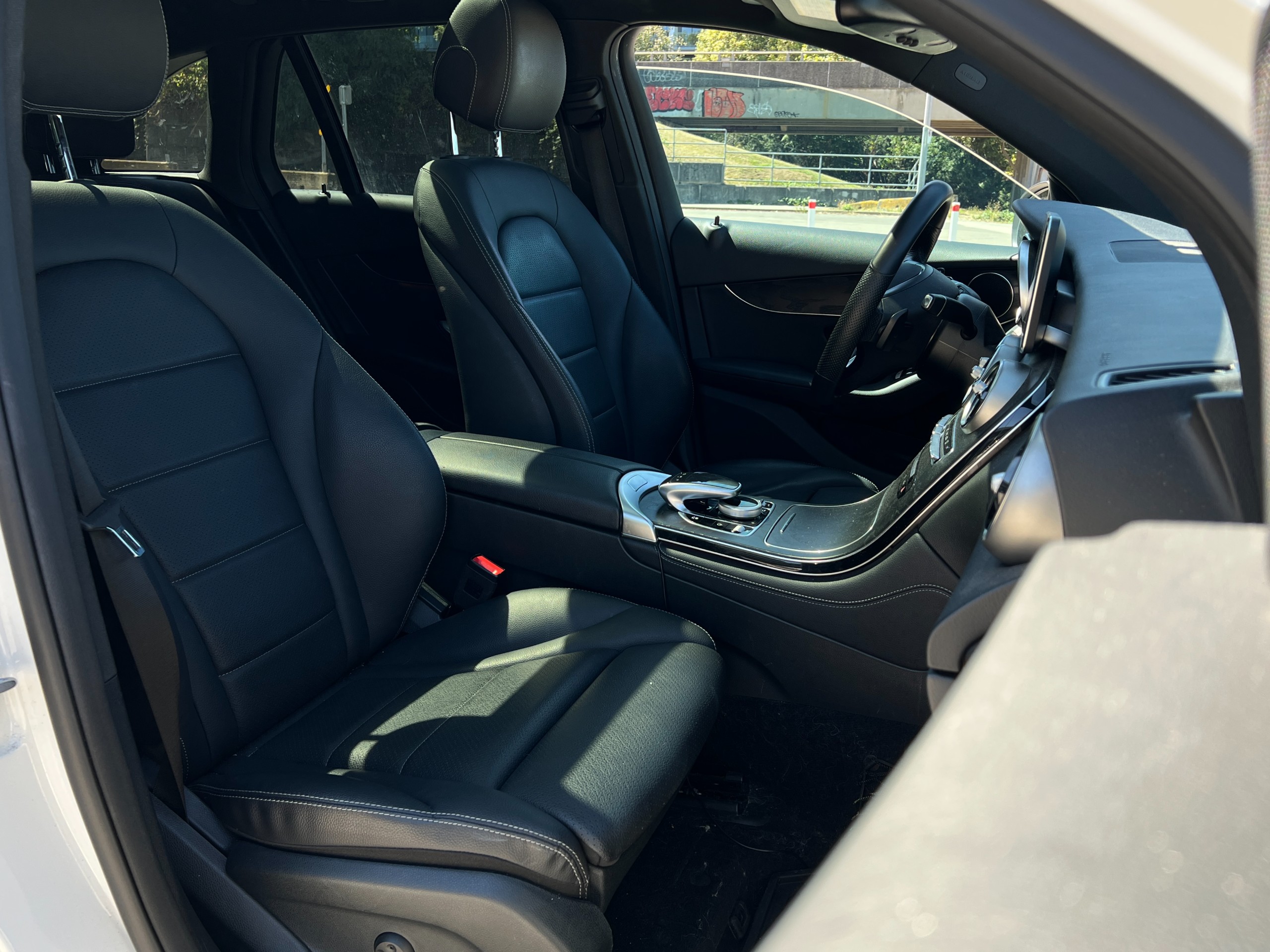 2019 Mercedes-Benz glc300 | No accident | BC Local - Image 15