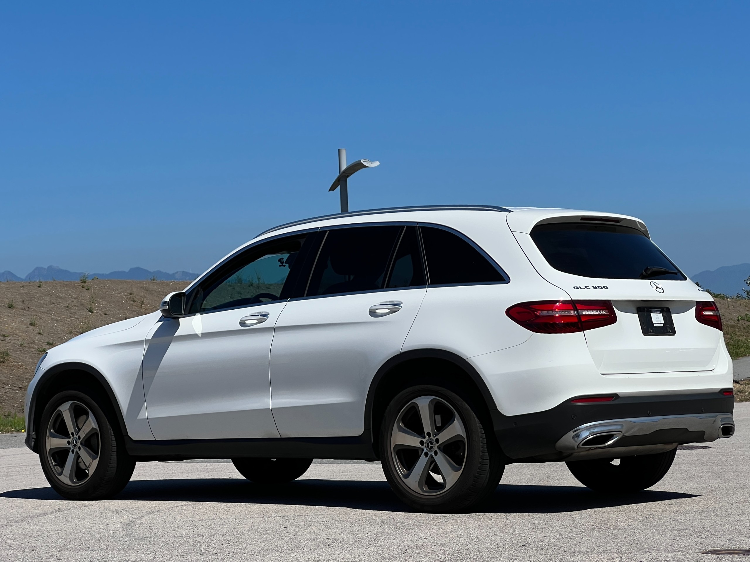 2019 Mercedes-Benz glc300 | No accident | BC Local - Image 5