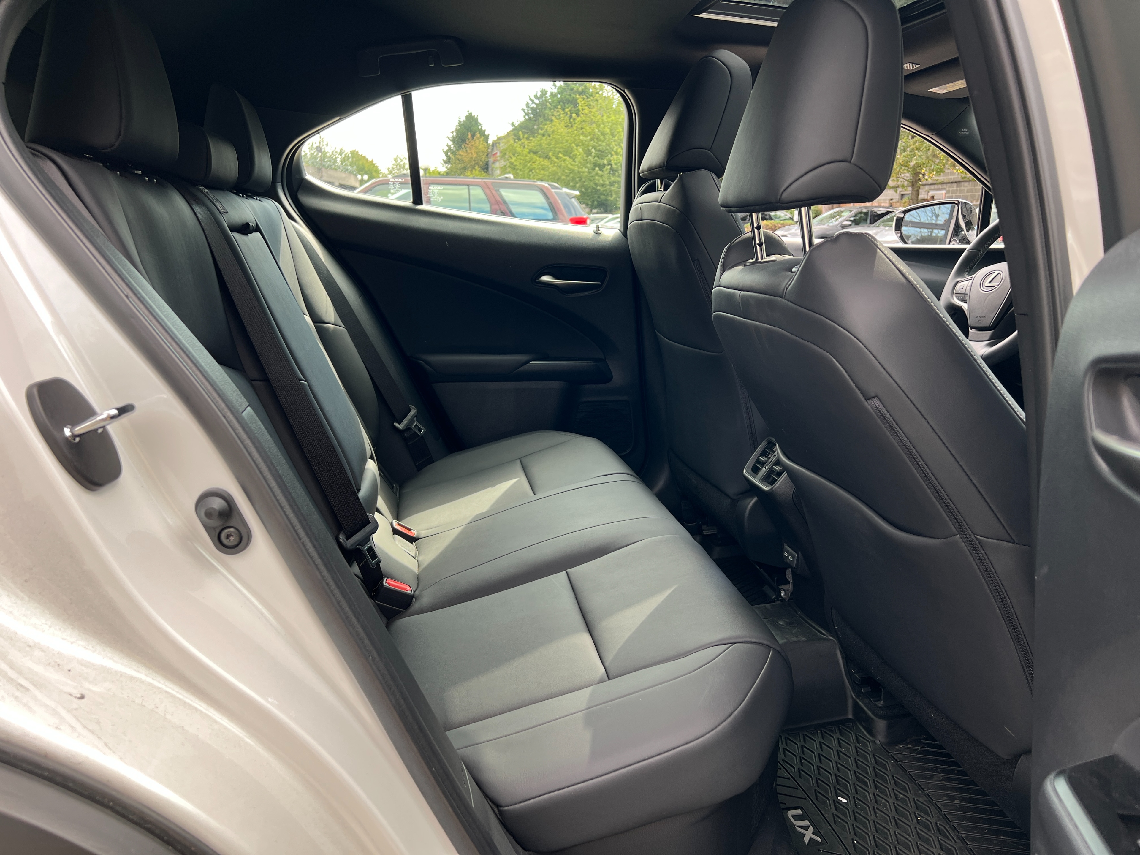 2021 Lexus UX 250h | no accident - Image 16