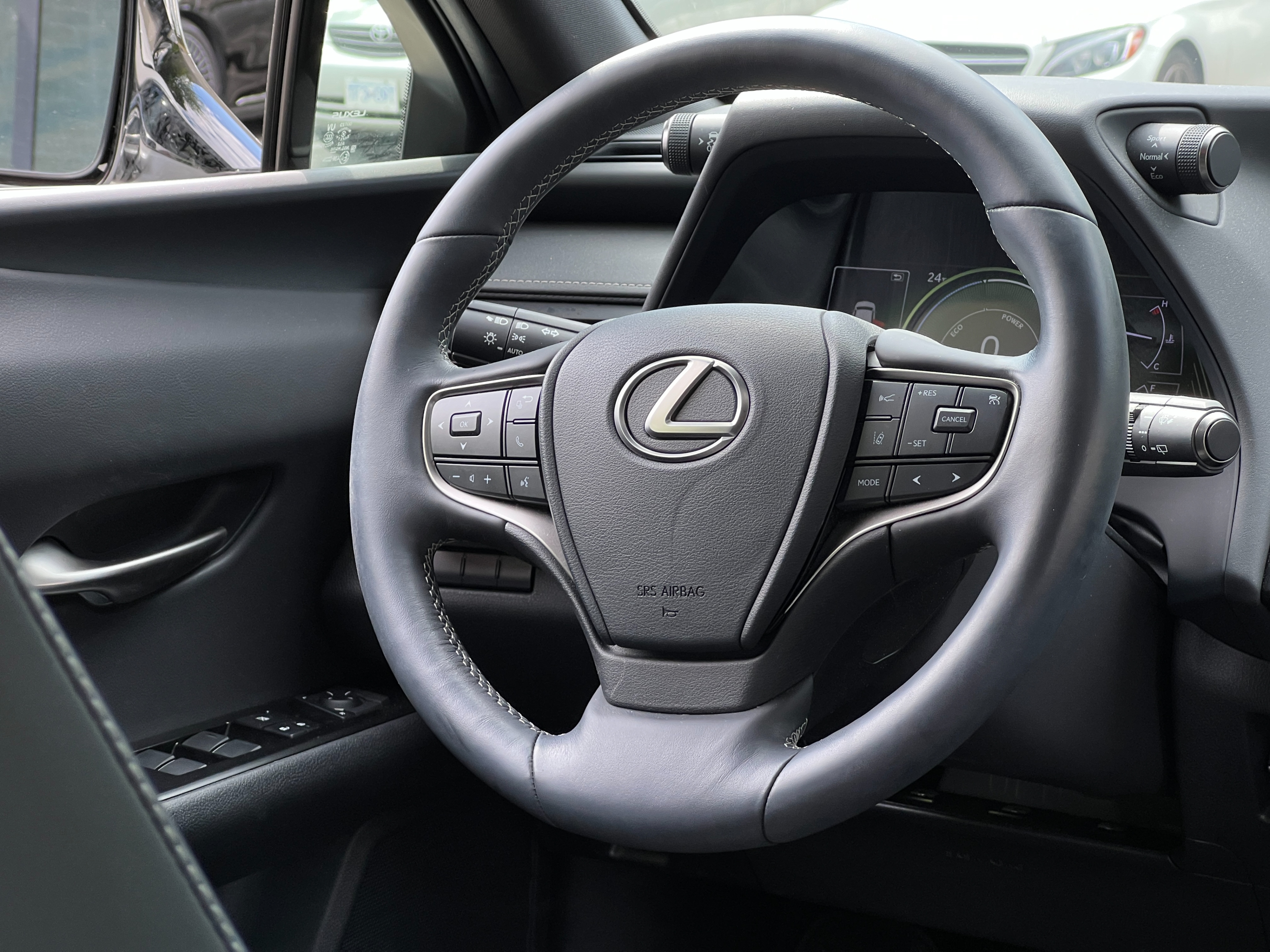 2021 Lexus UX 250h | no accident - Image 13