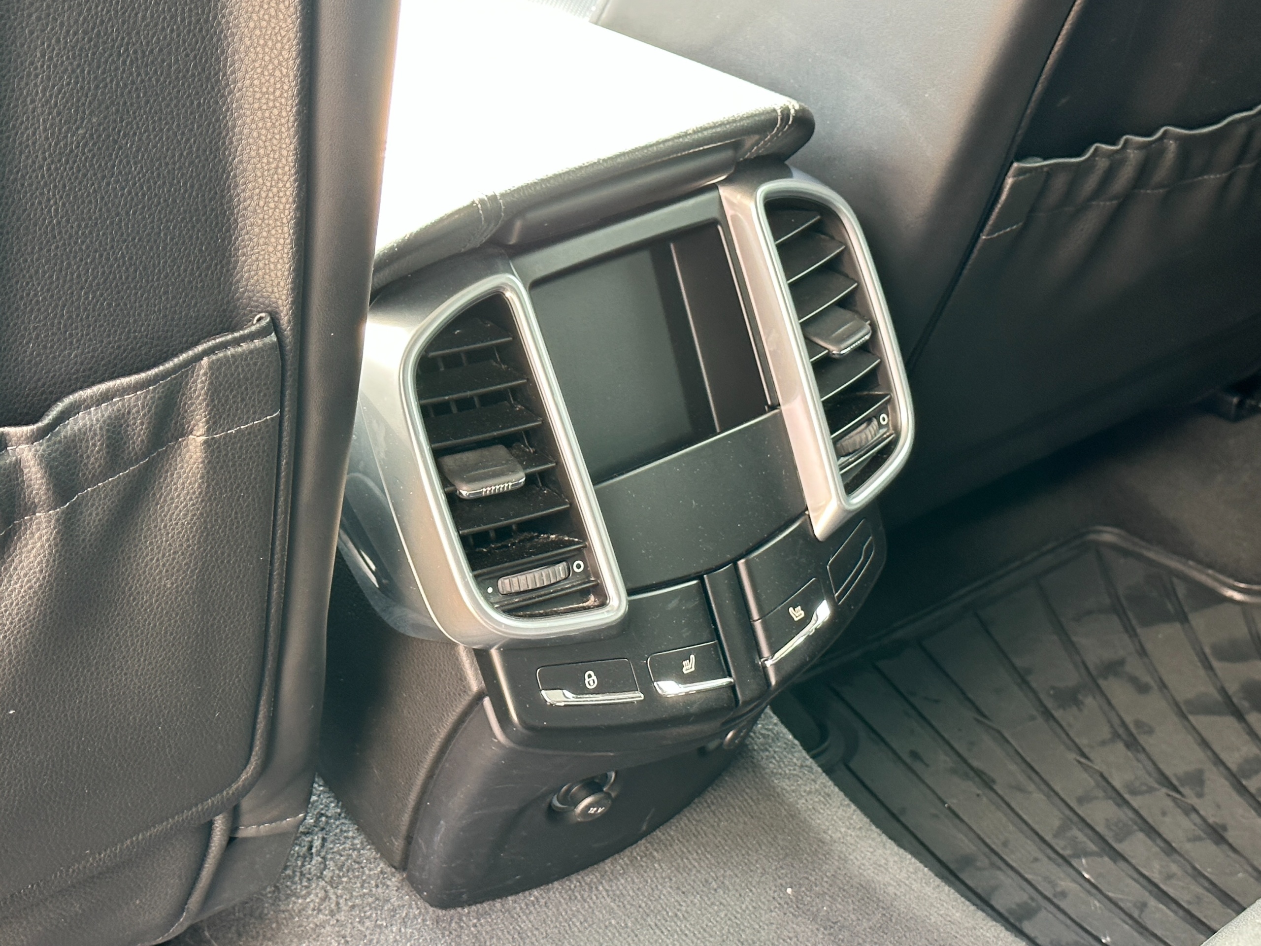 2016 Porsche Cayenne - Image 14