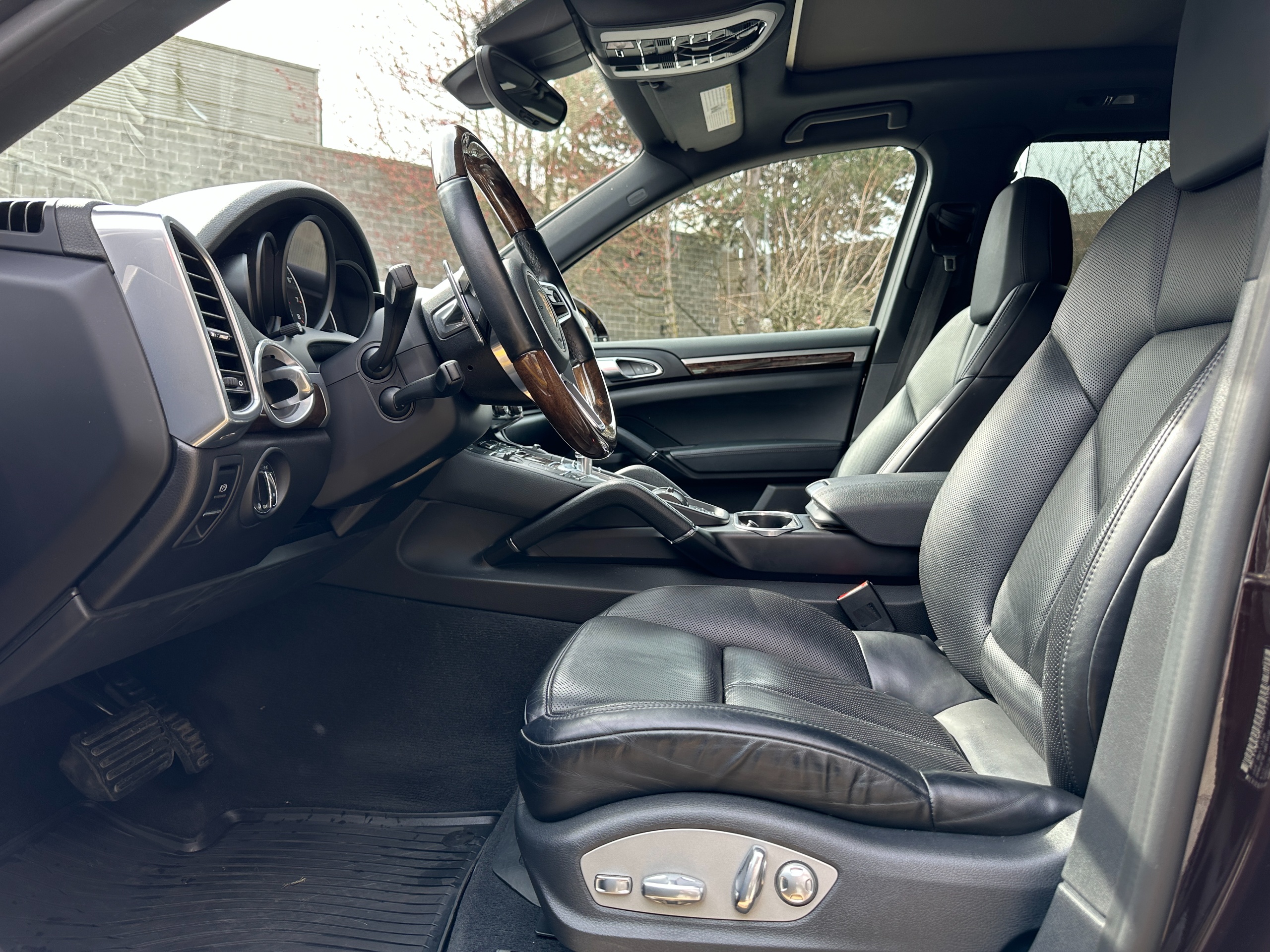 2016 Porsche Cayenne - Image 9