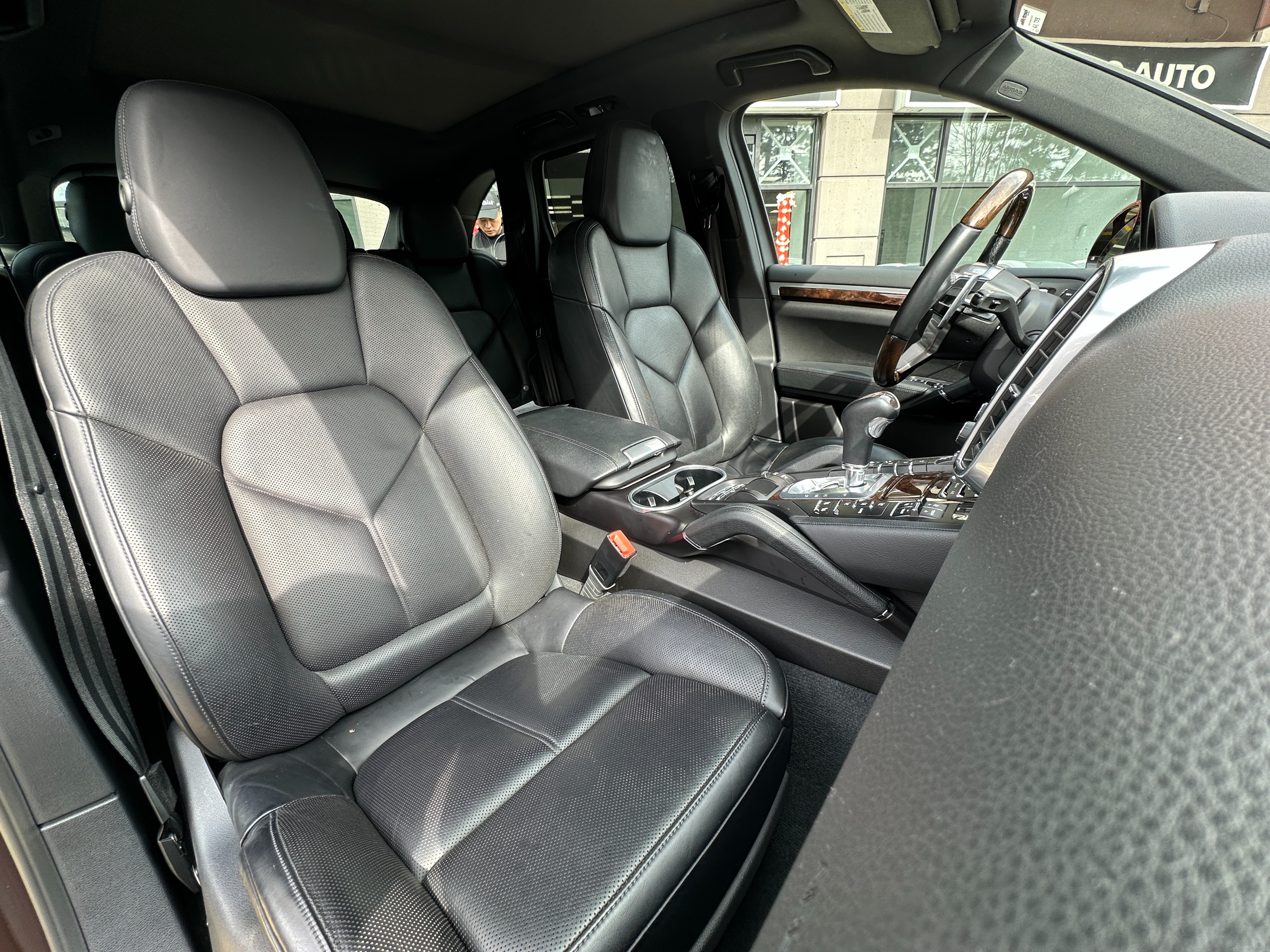 2016 Porsche Cayenne - Image 10