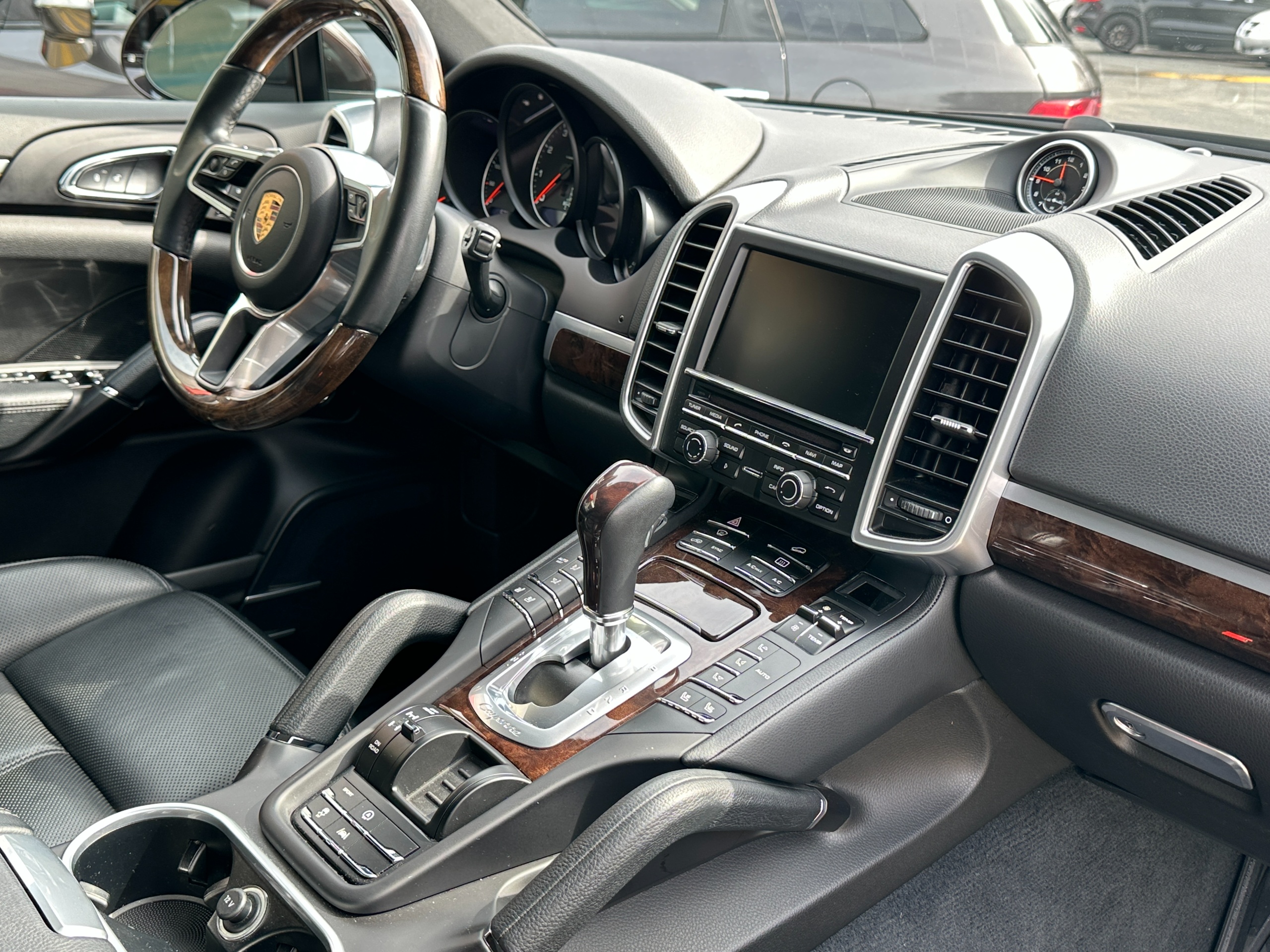 2016 Porsche Cayenne - Image 11