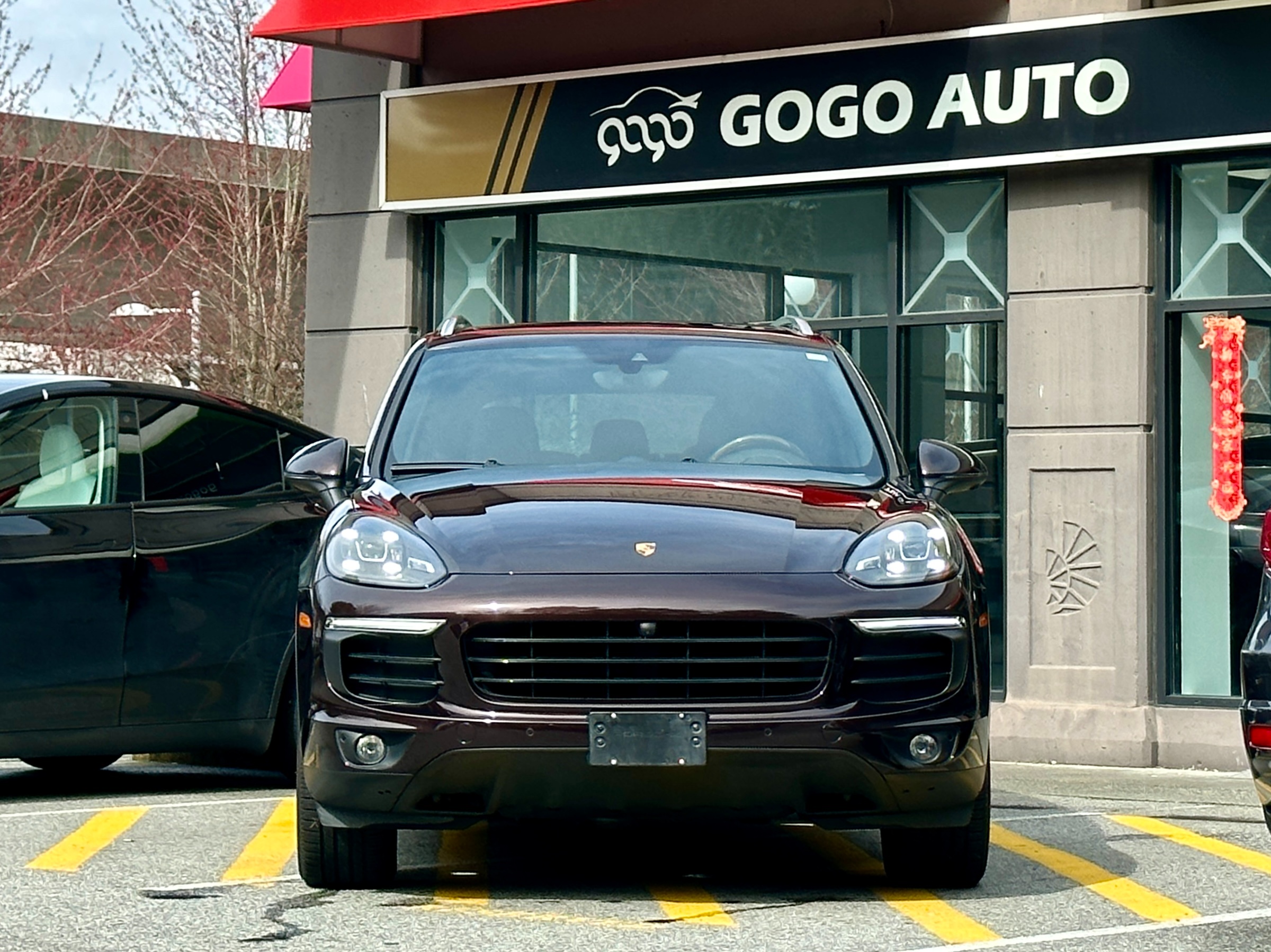 2016 Porsche Cayenne - Image 2