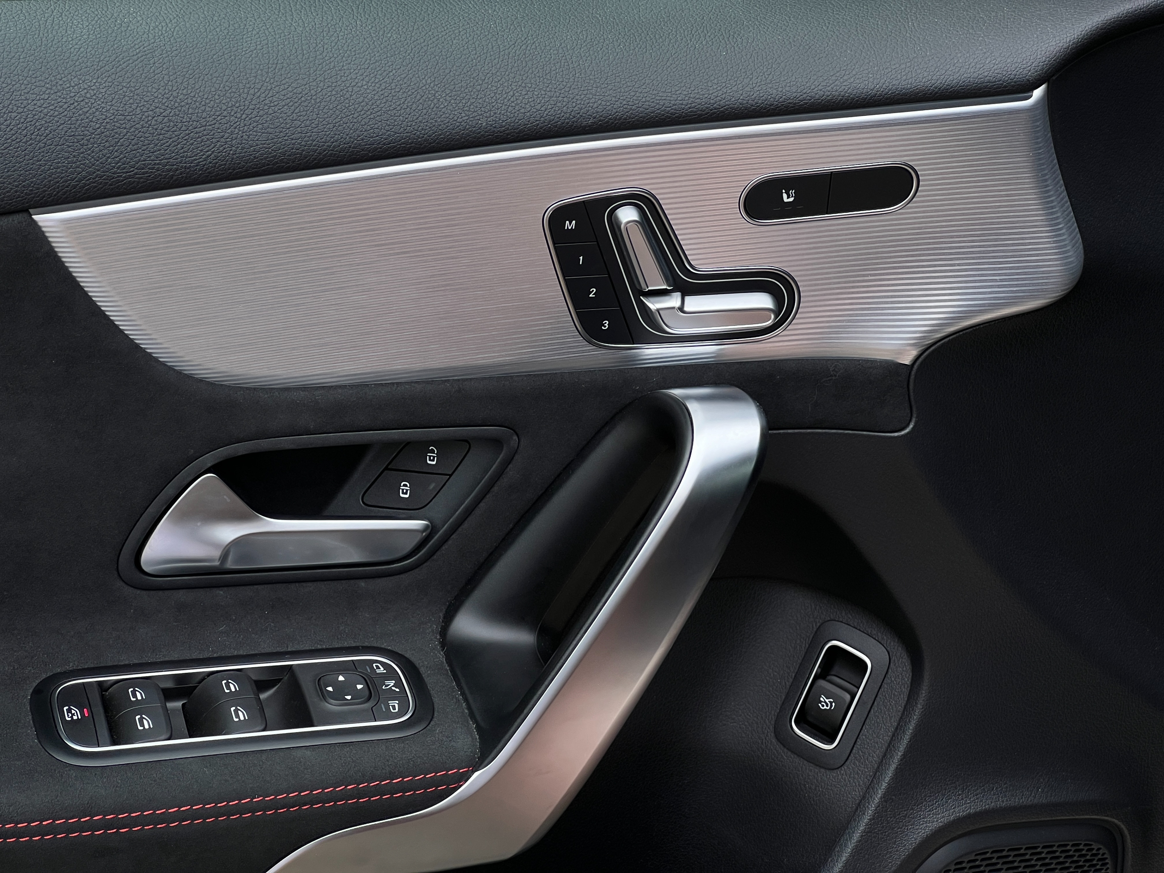 2022 Mercedes-Benz A220 4matic | one owner - Image 9