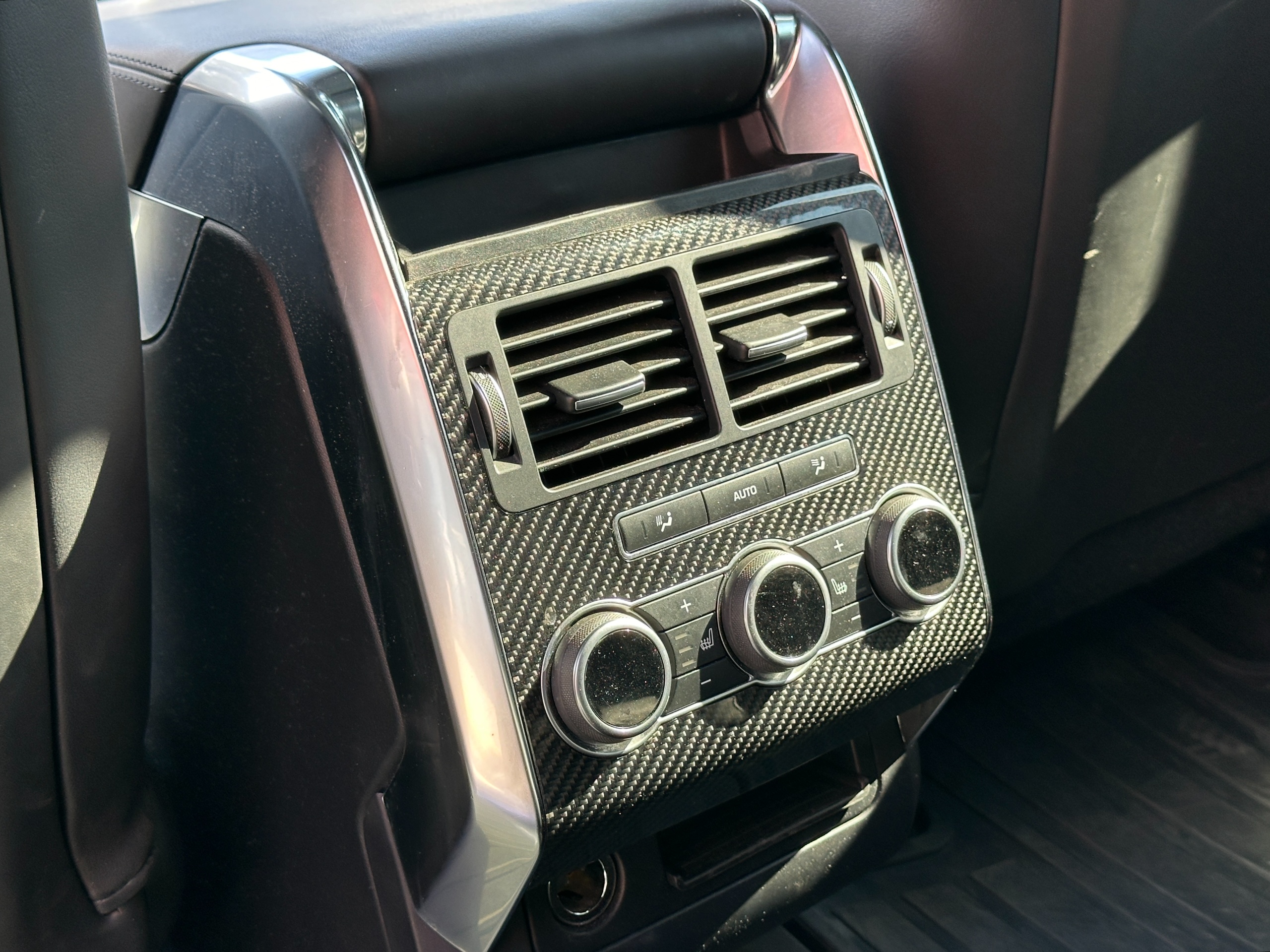 2017 Land Rover Range Rover - Image 16