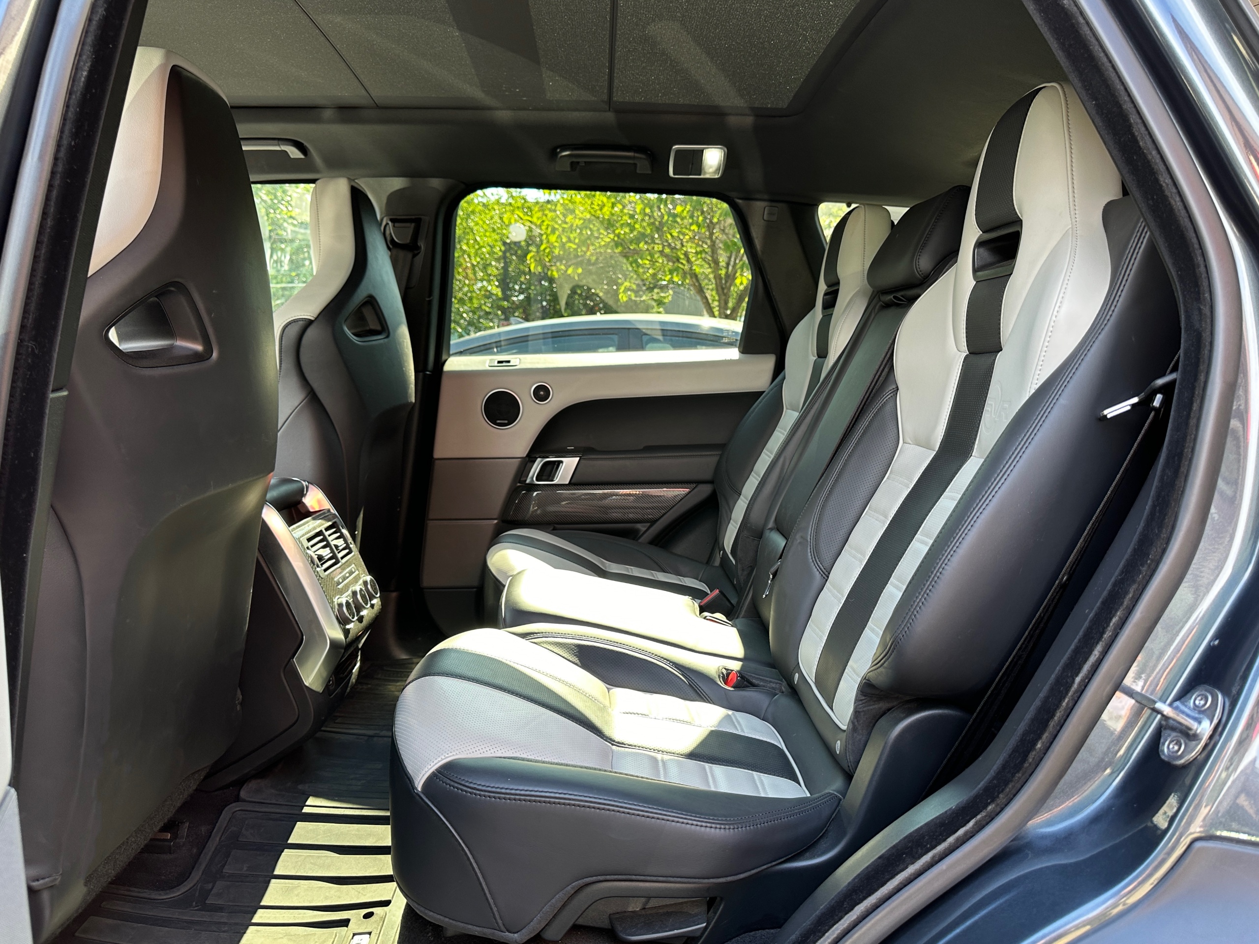 2017 Land Rover Range Rover - Image 15