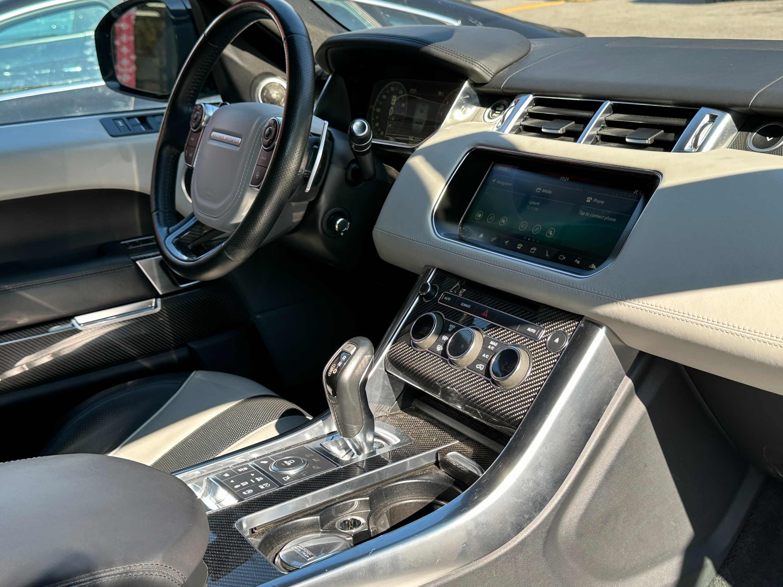 2017 Land Rover Range Rover - Image 13