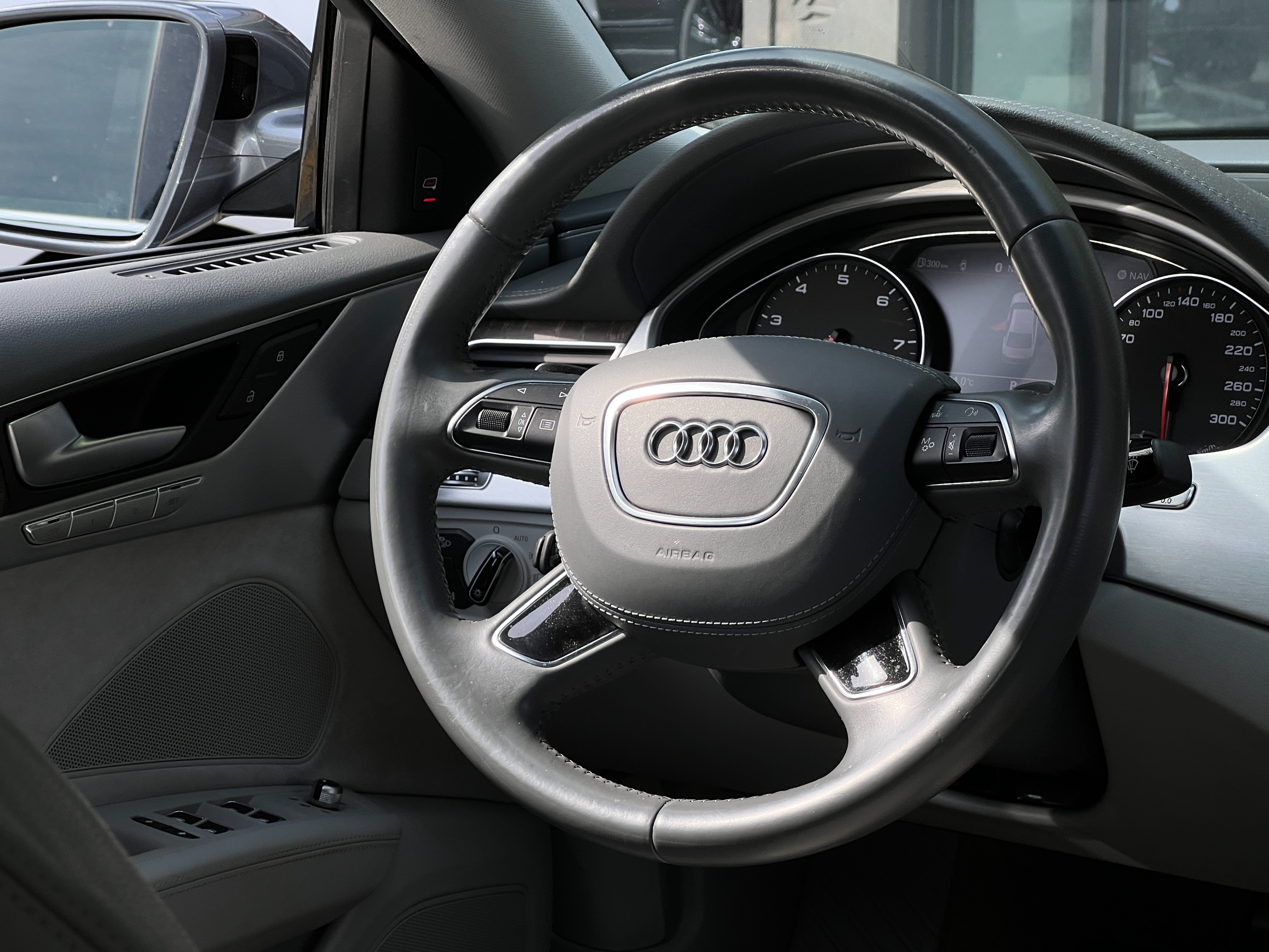 2015 Audi A8l quattro - Image 13