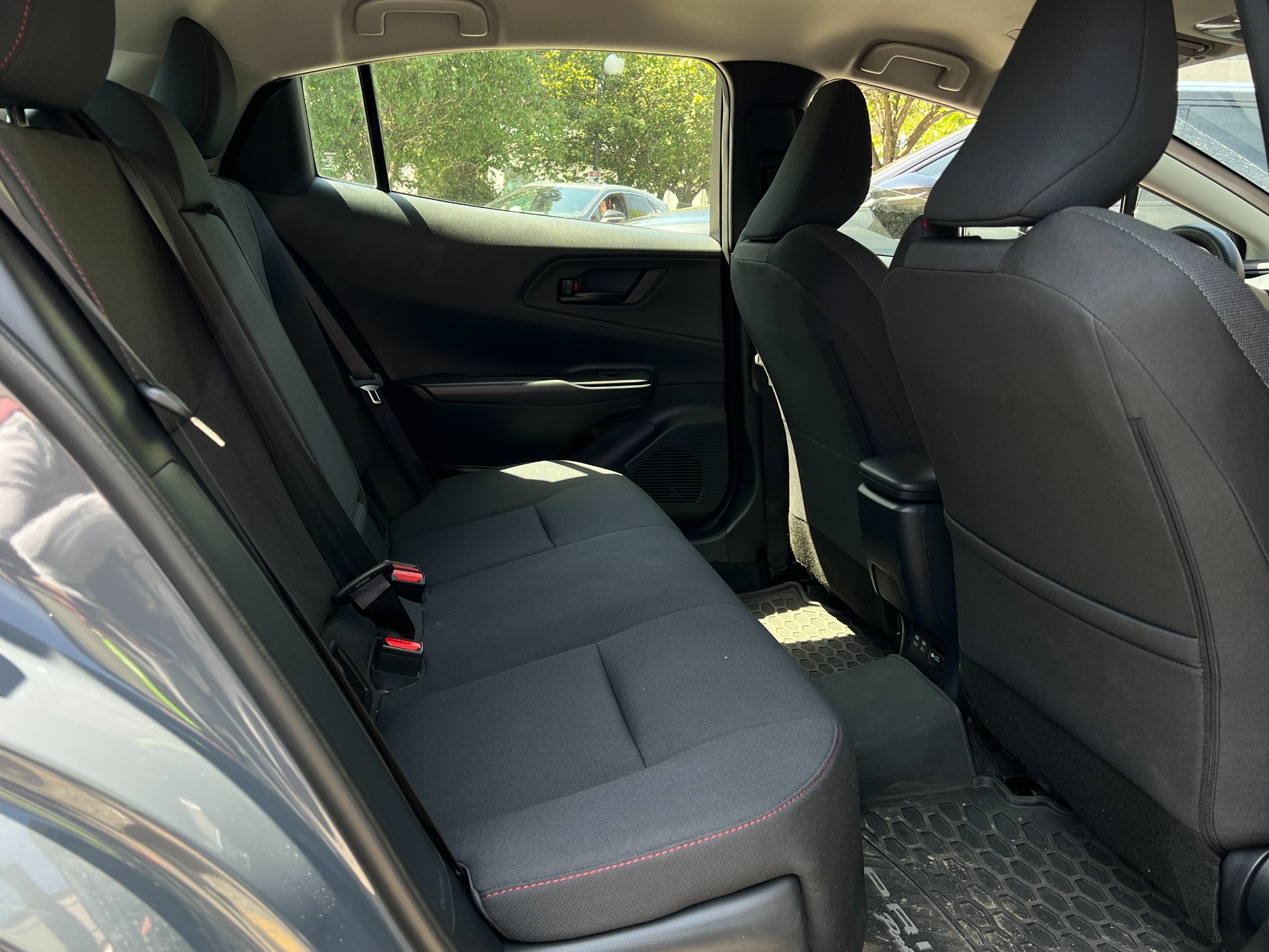 2024 Toyota PRIUS PRIME SE | No accident | BC Local - Image 15