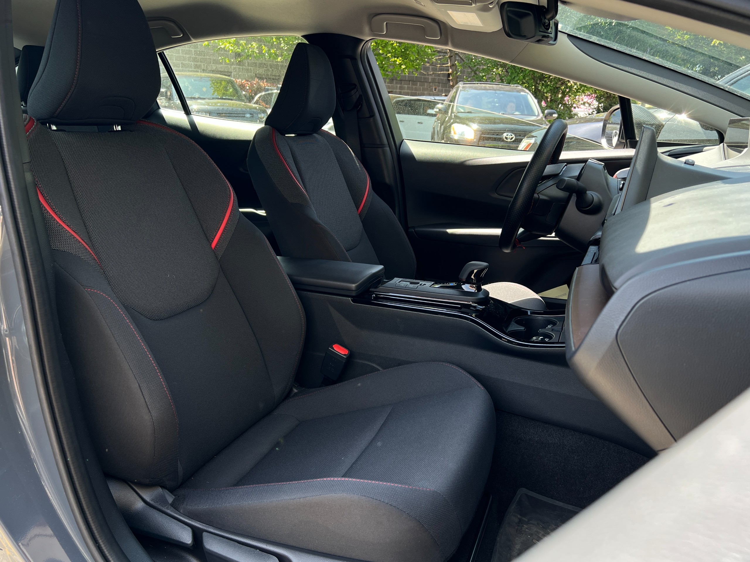 2024 Toyota PRIUS PRIME SE | No accident | BC Local - Image 14