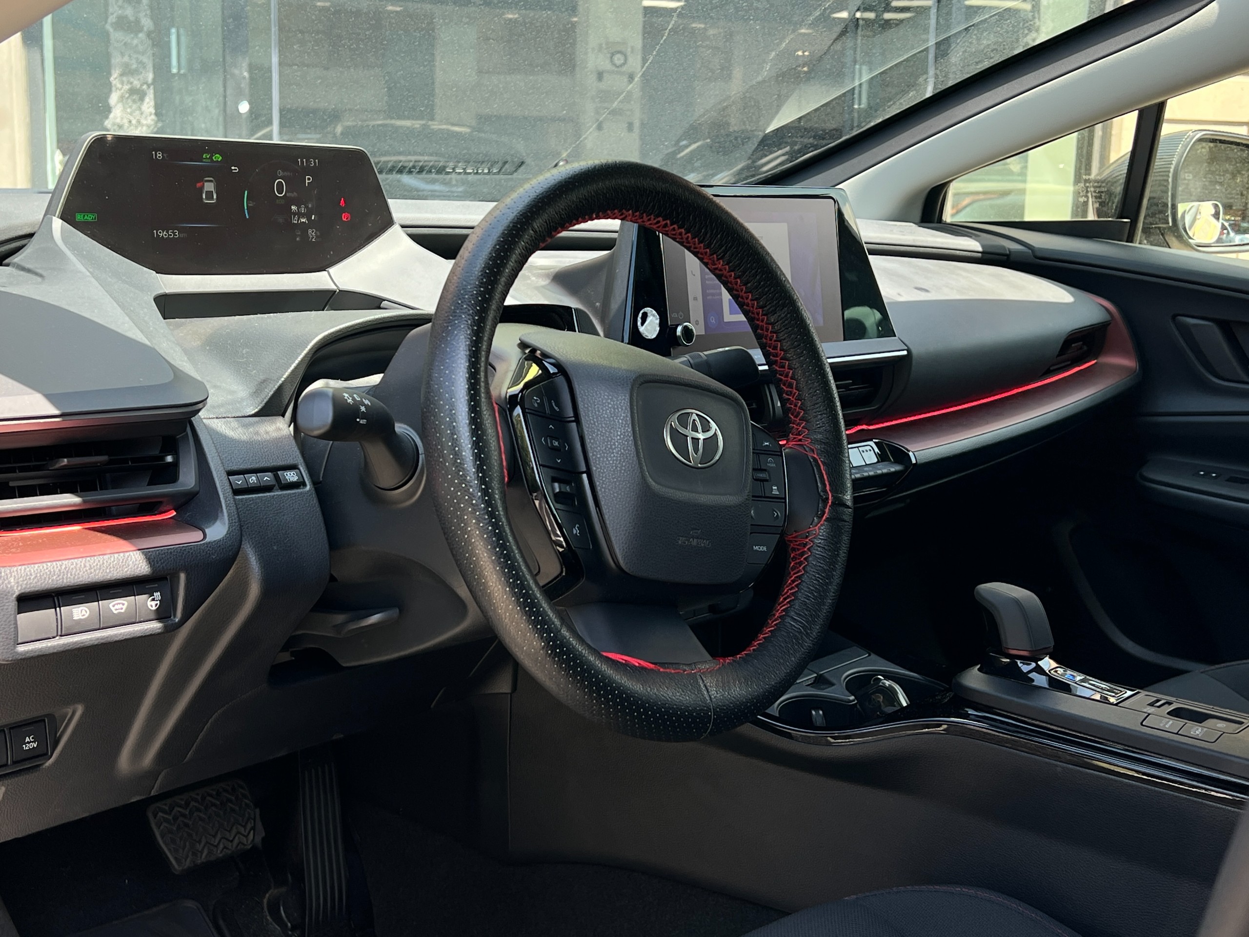 2024 Toyota PRIUS PRIME SE | No accident | BC Local - Image 8