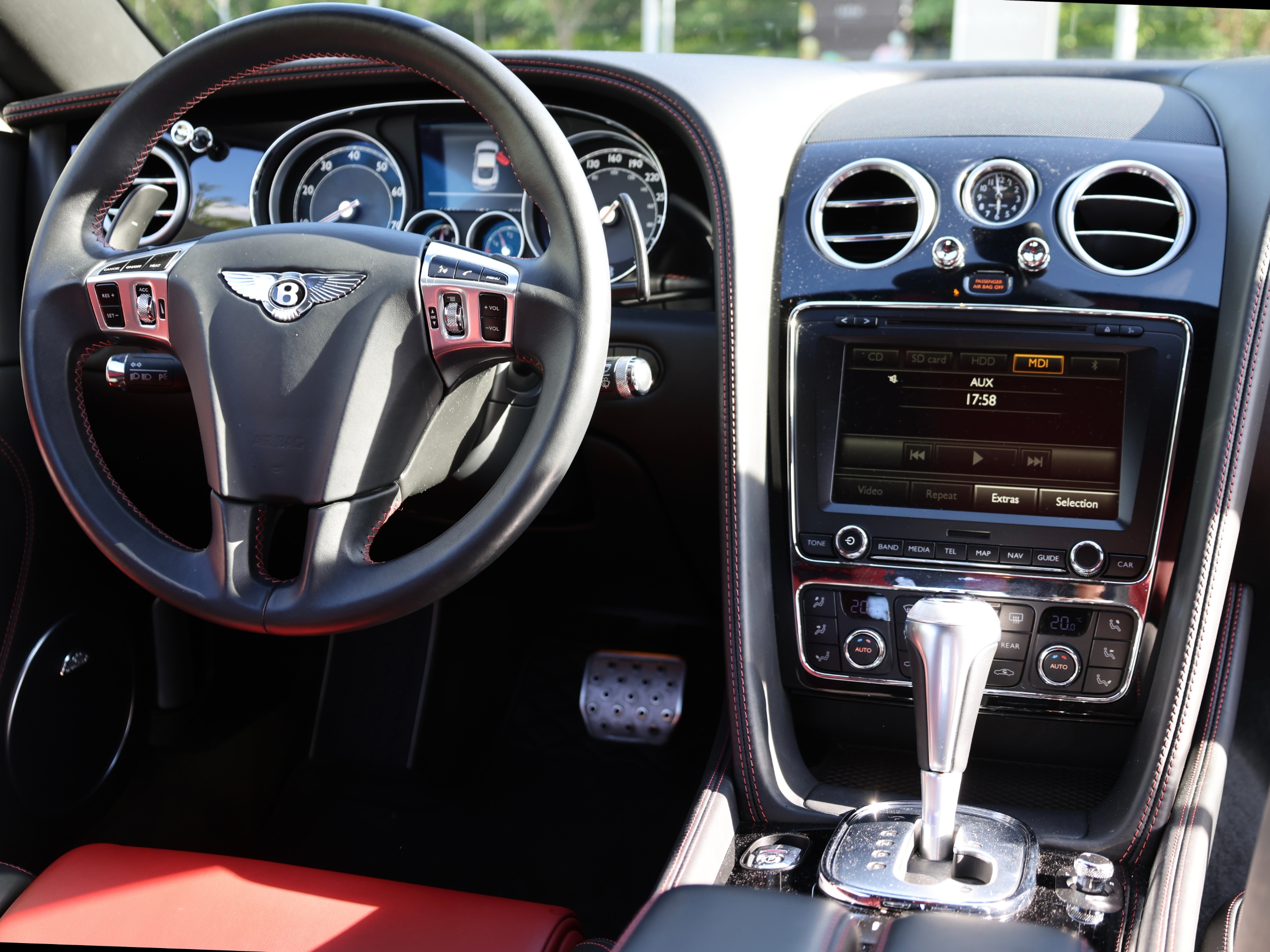 2015 Bentley CONTINENTAL GT V8S CONCOURS SERIES - Image 15