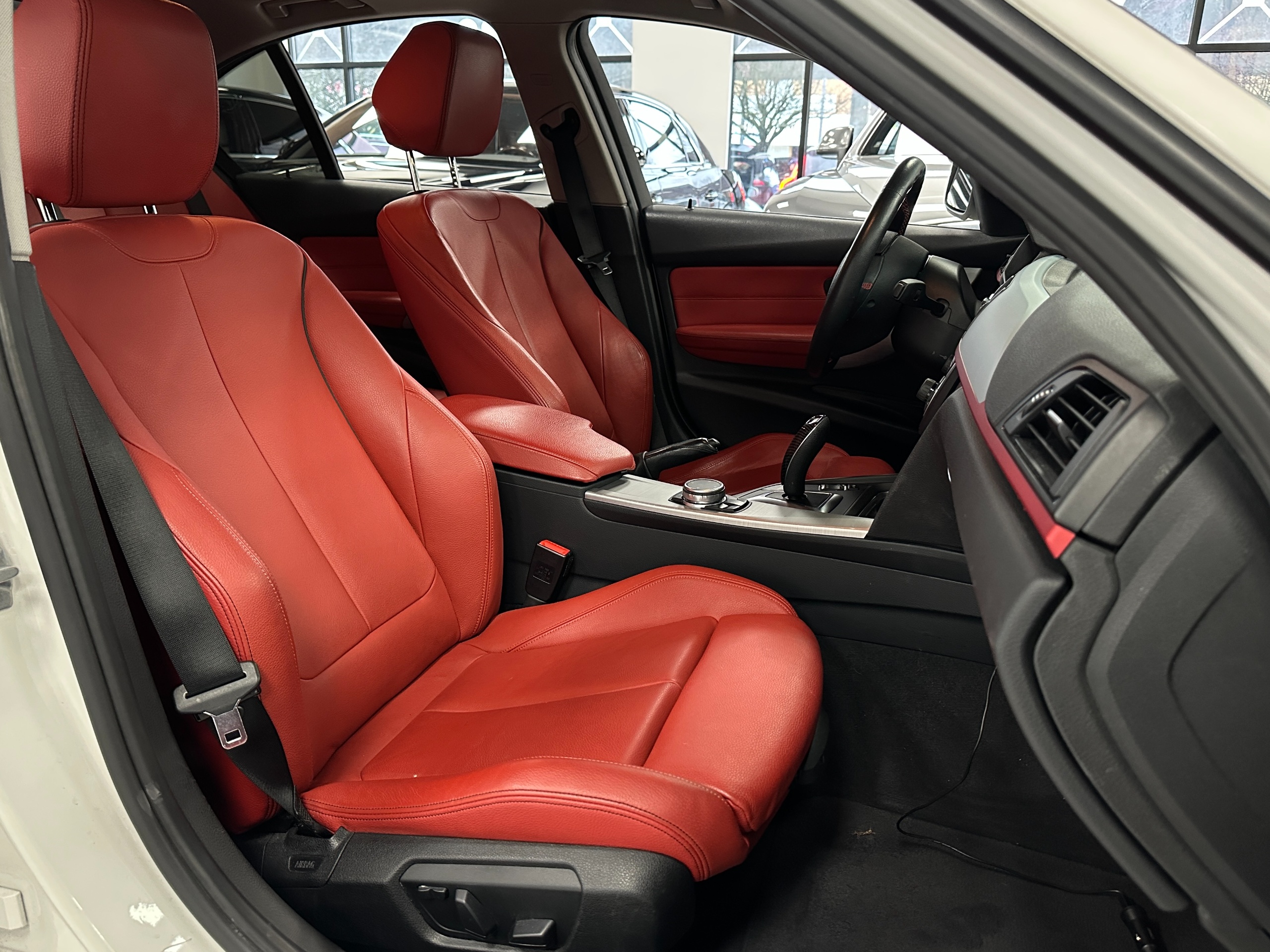 2015 BMW 320I - Image 12