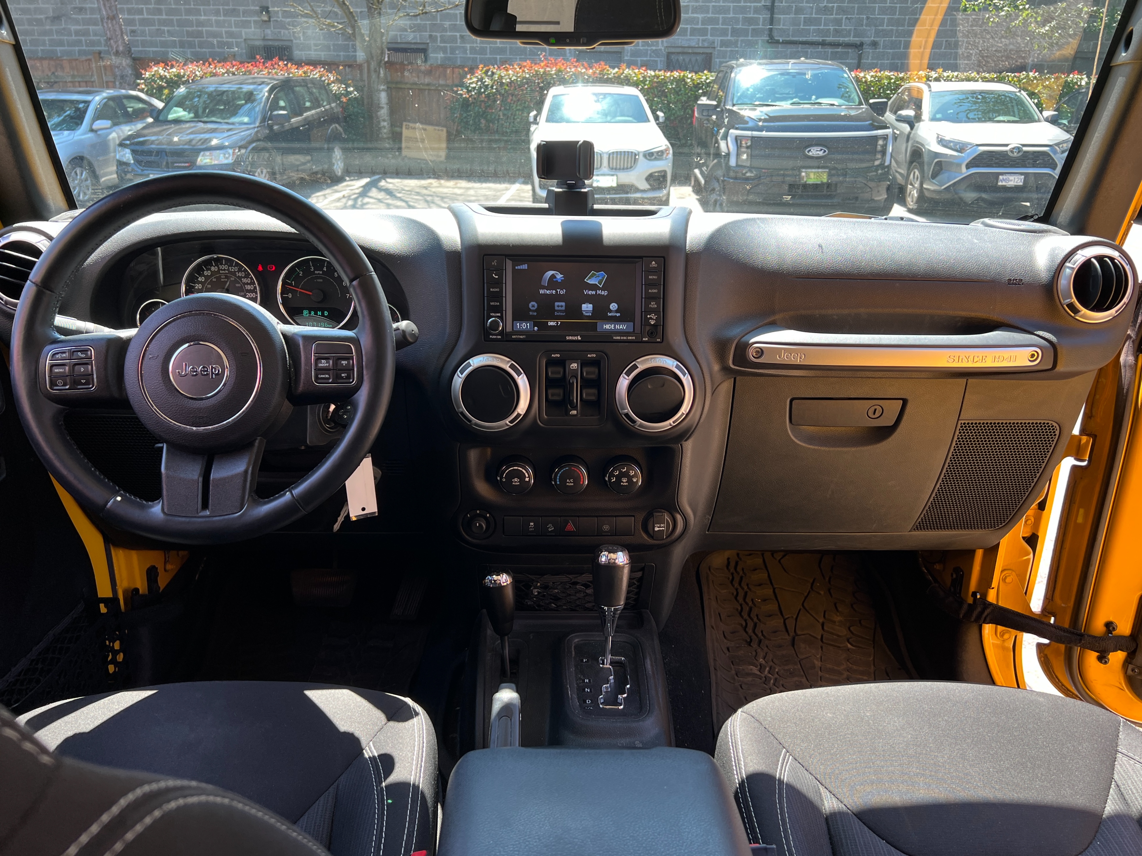 2015 Jeep Wrangler - Image 13