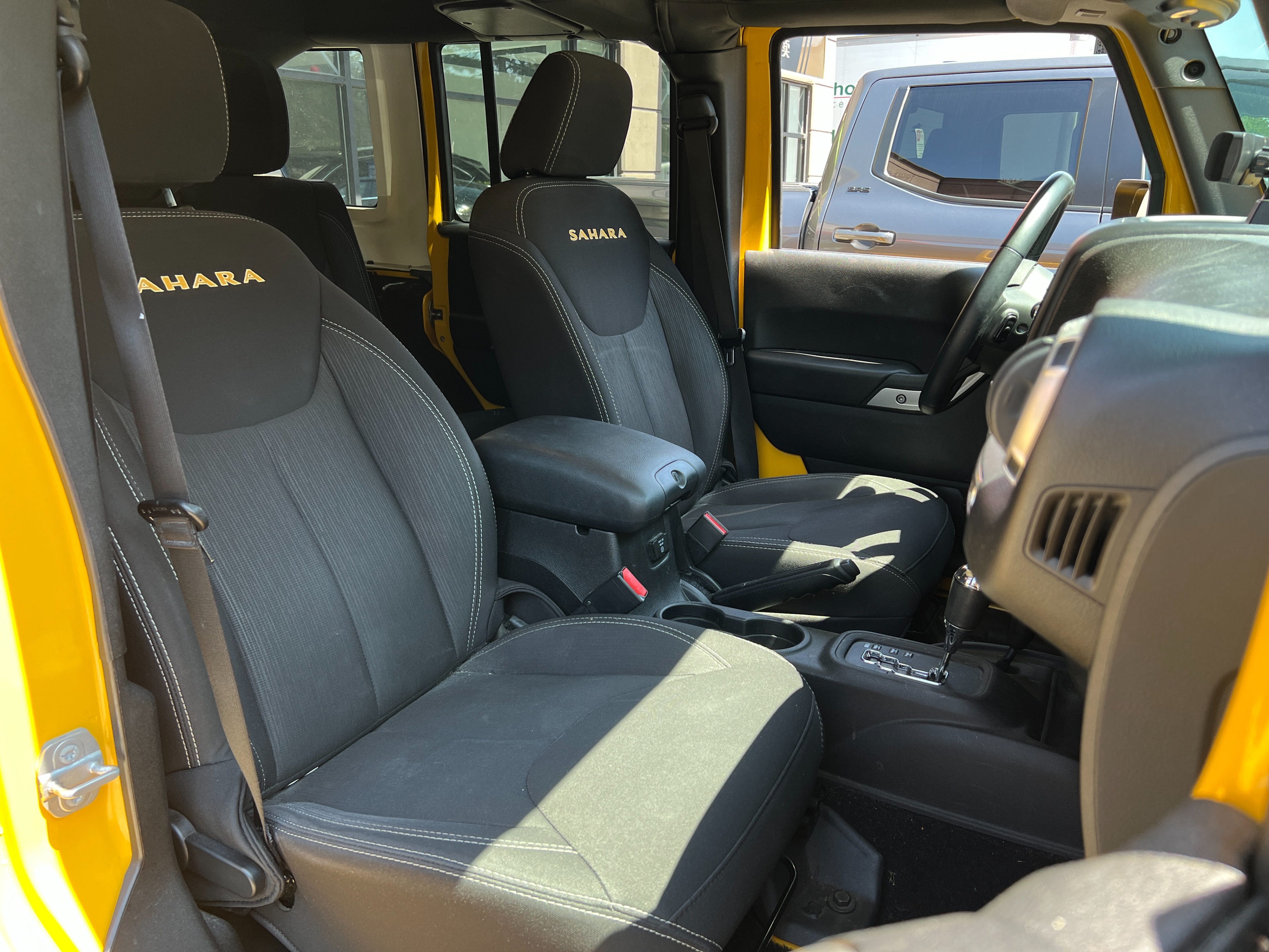 2015 Jeep Wrangler - Image 10