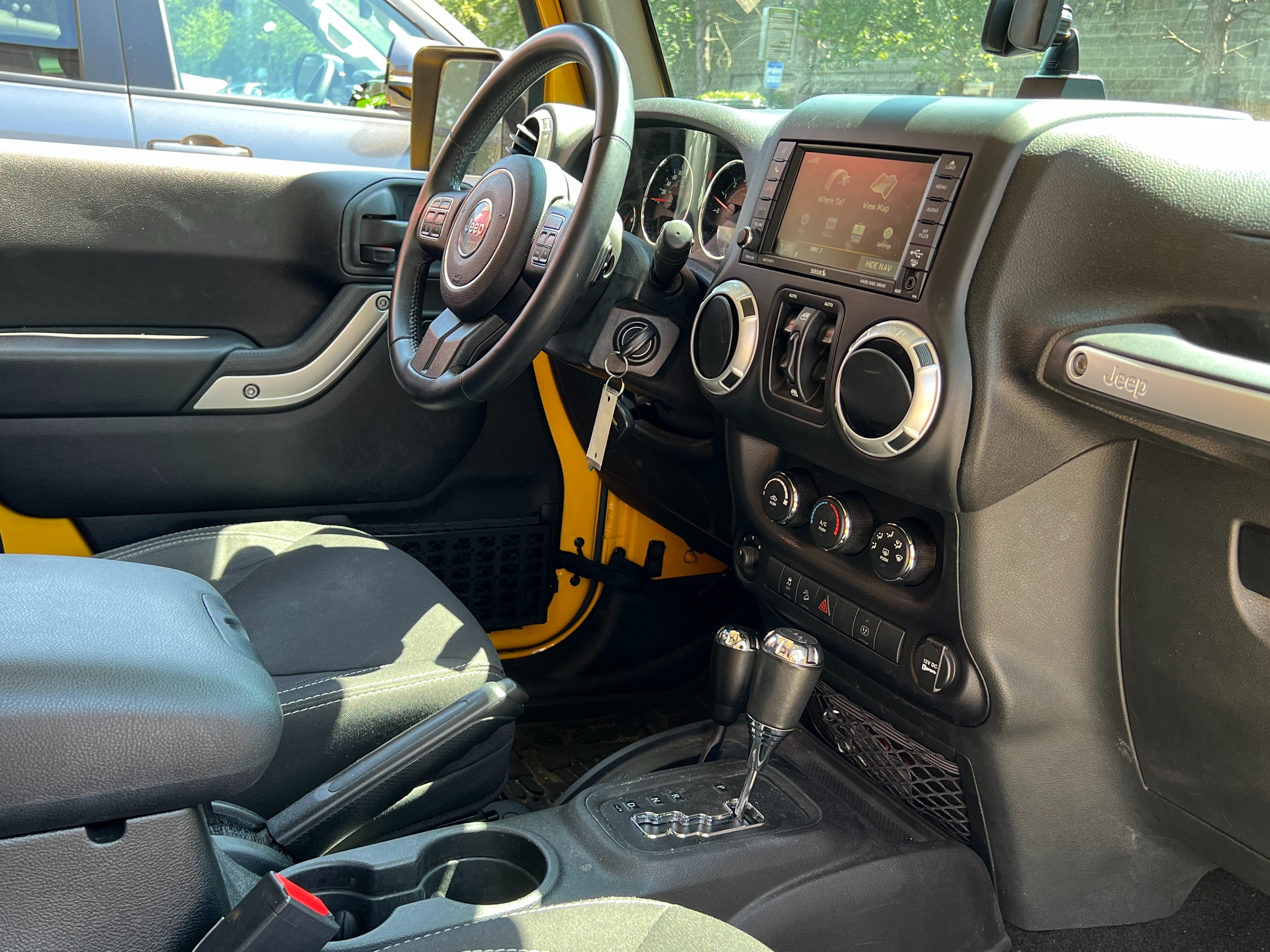 2015 Jeep Wrangler - Image 14