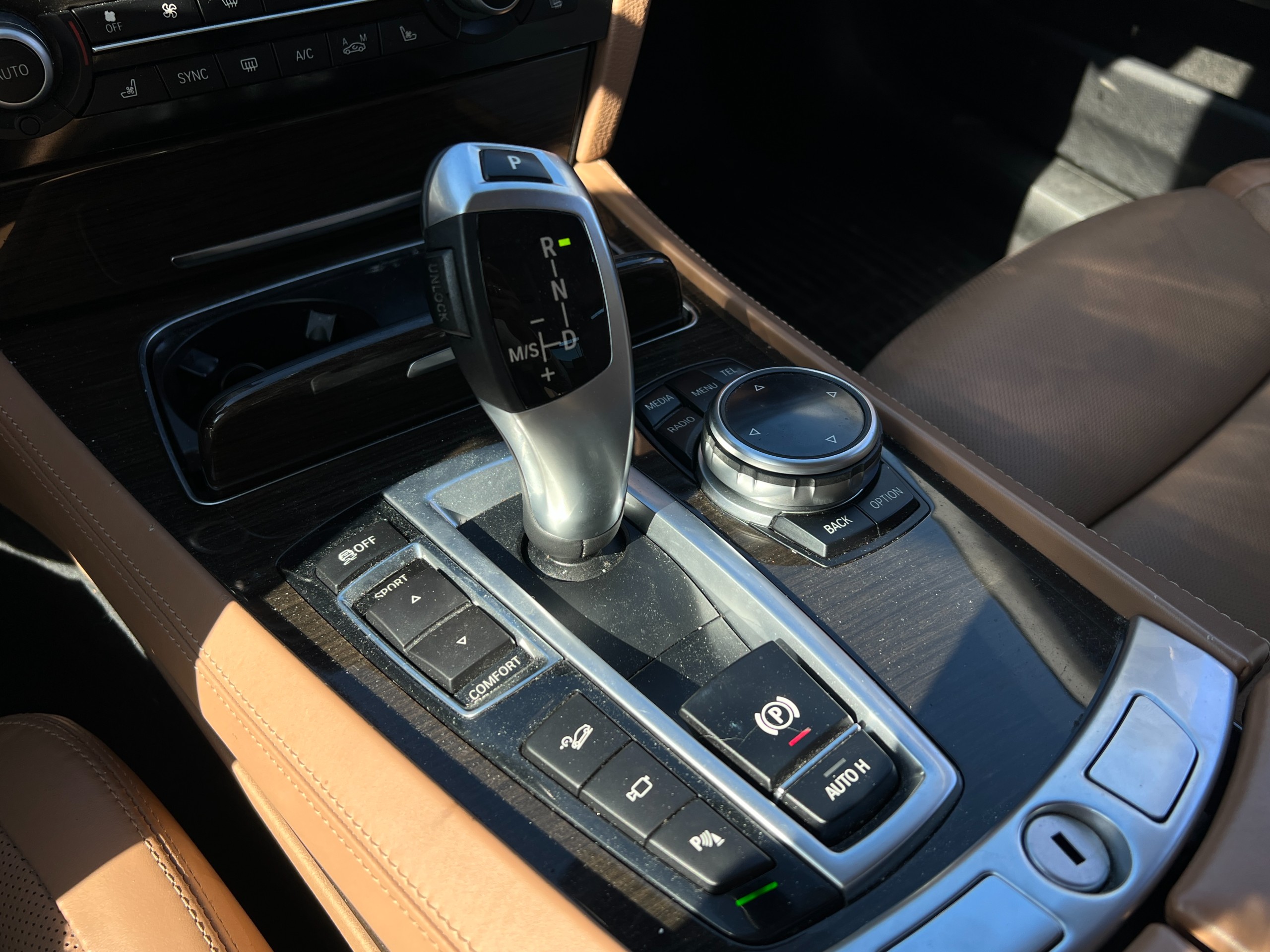 2014 BMW 740Li | BC Local - Image 16