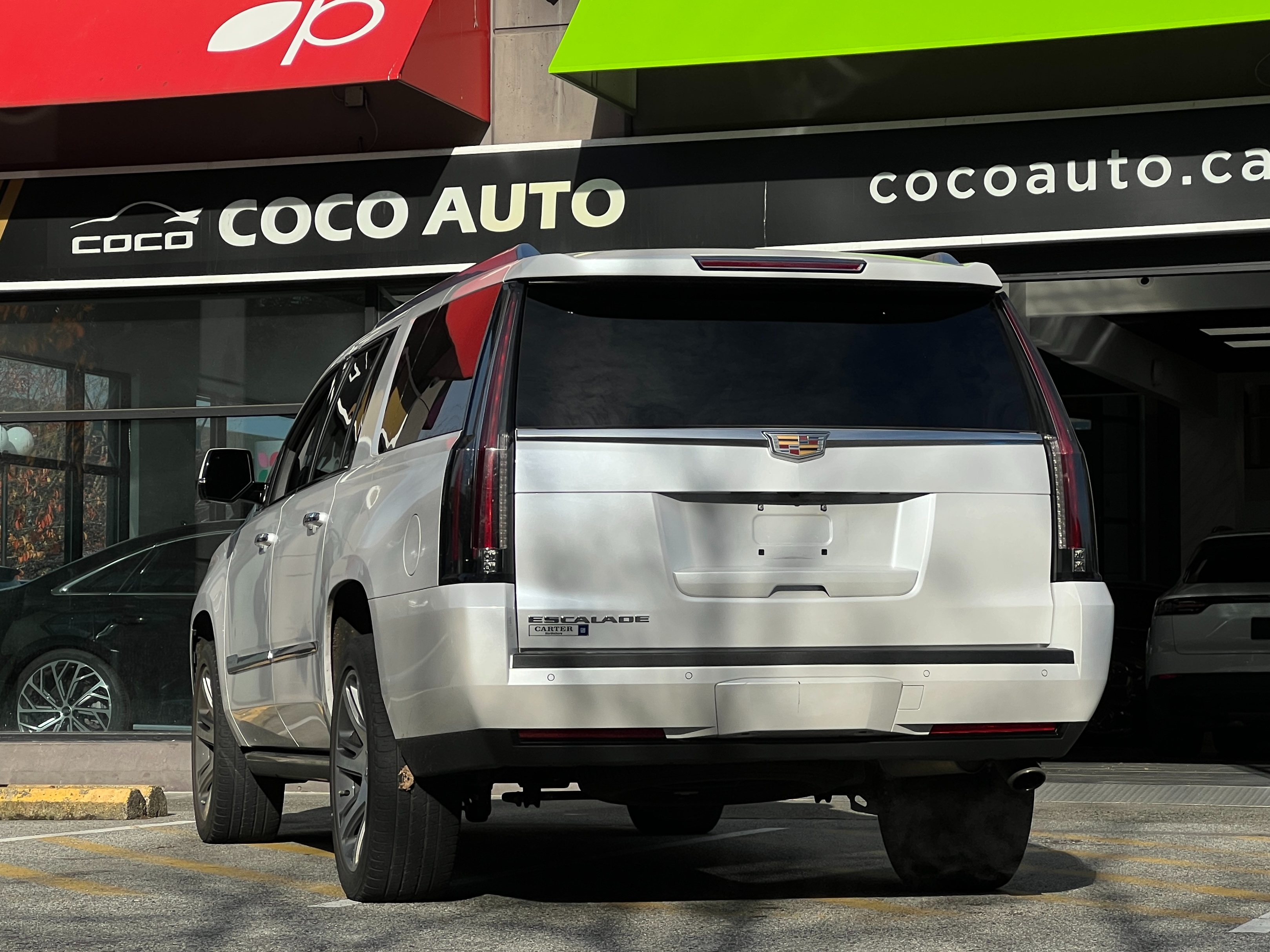 2016 Cadillac escalade esv premium lwb | No accident | one owner | low km - Image 5