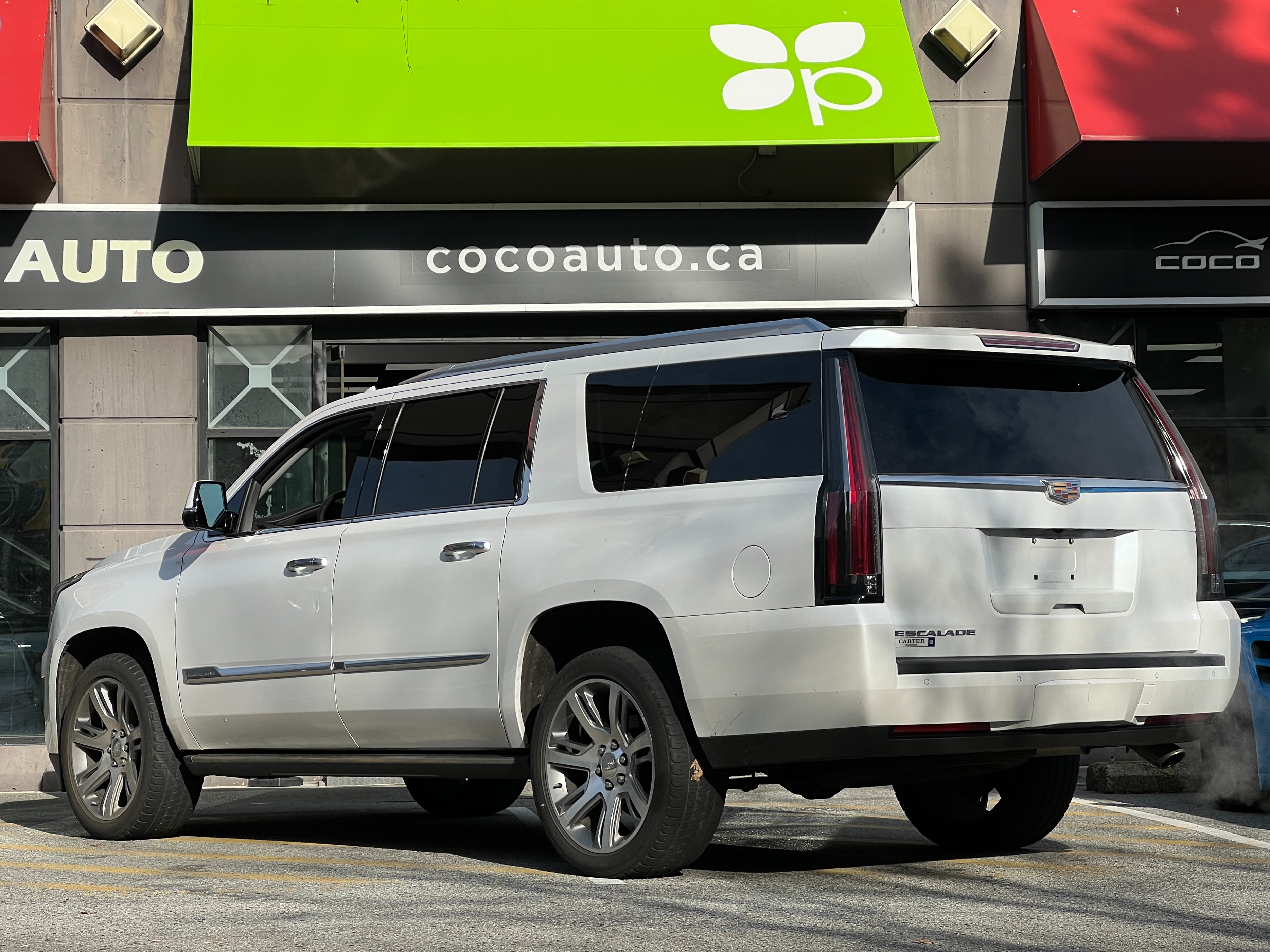 2016 Cadillac escalade esv premium lwb | No accident | one owner | low km - Image 6