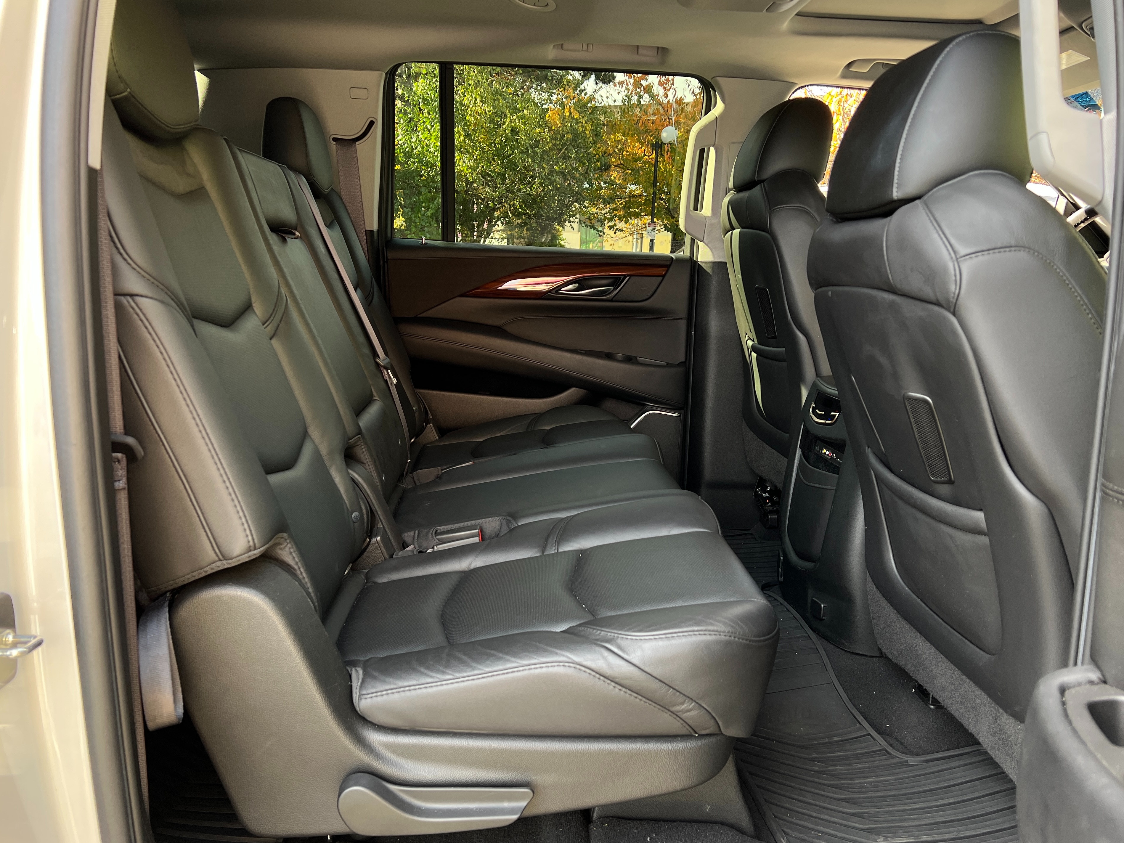 2016 Cadillac escalade esv premium lwb | No accident | one owner | low km - Image 17