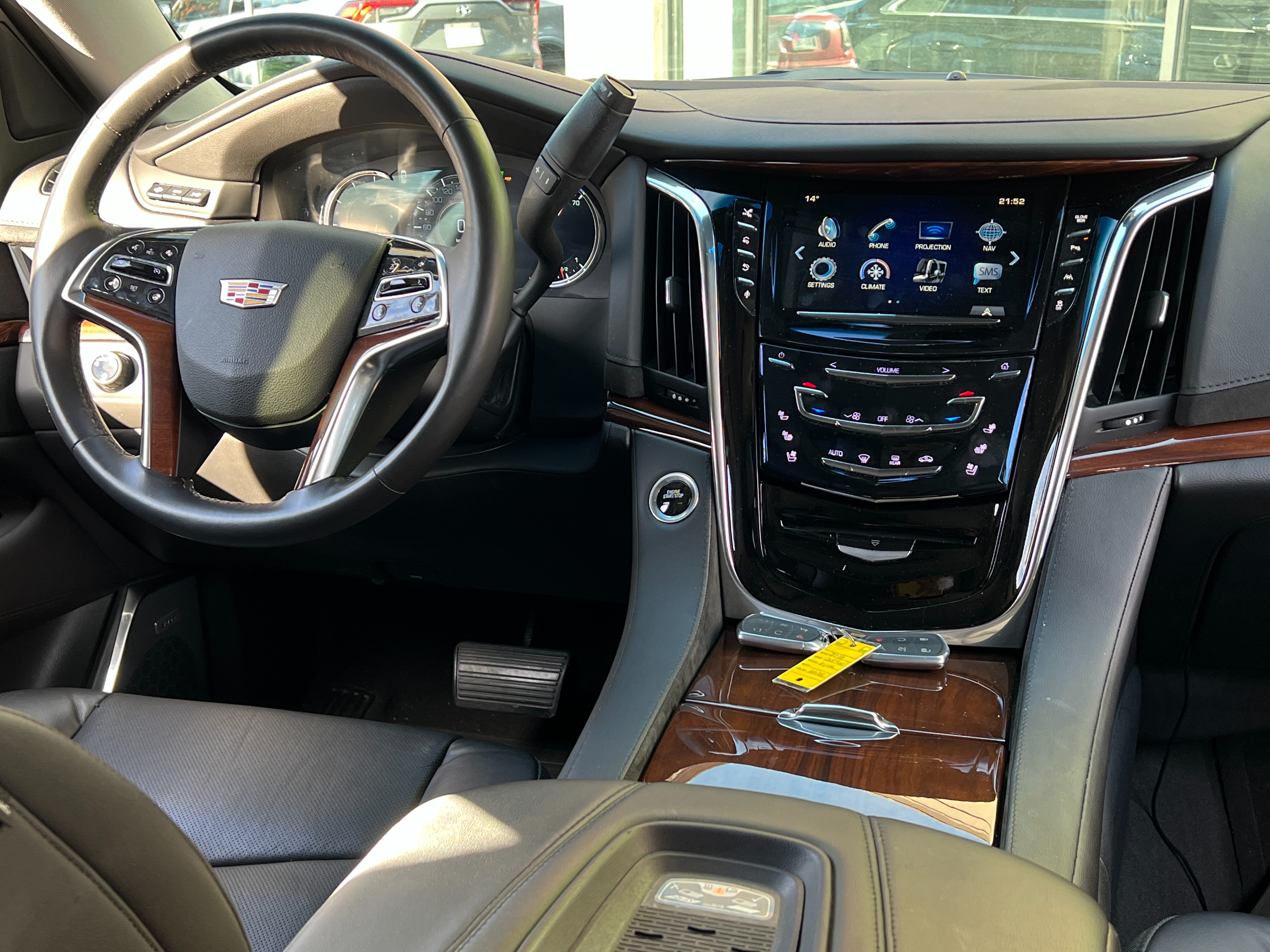 2016 Cadillac escalade esv premium lwb | No accident | one owner | low km - Image 14