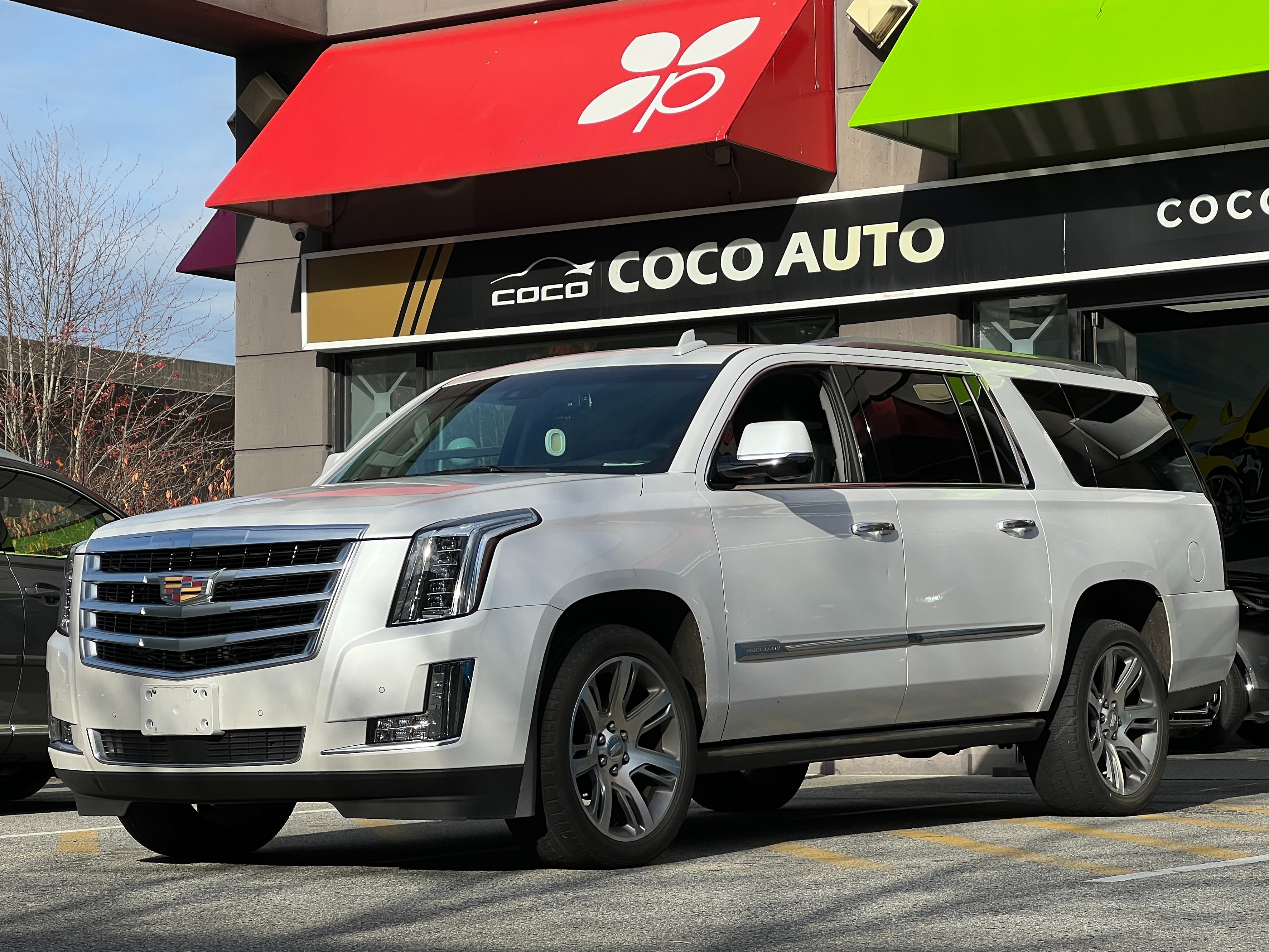 2016 Cadillac escalade esv premium lwb | No accident | one owner | low km - Image 4