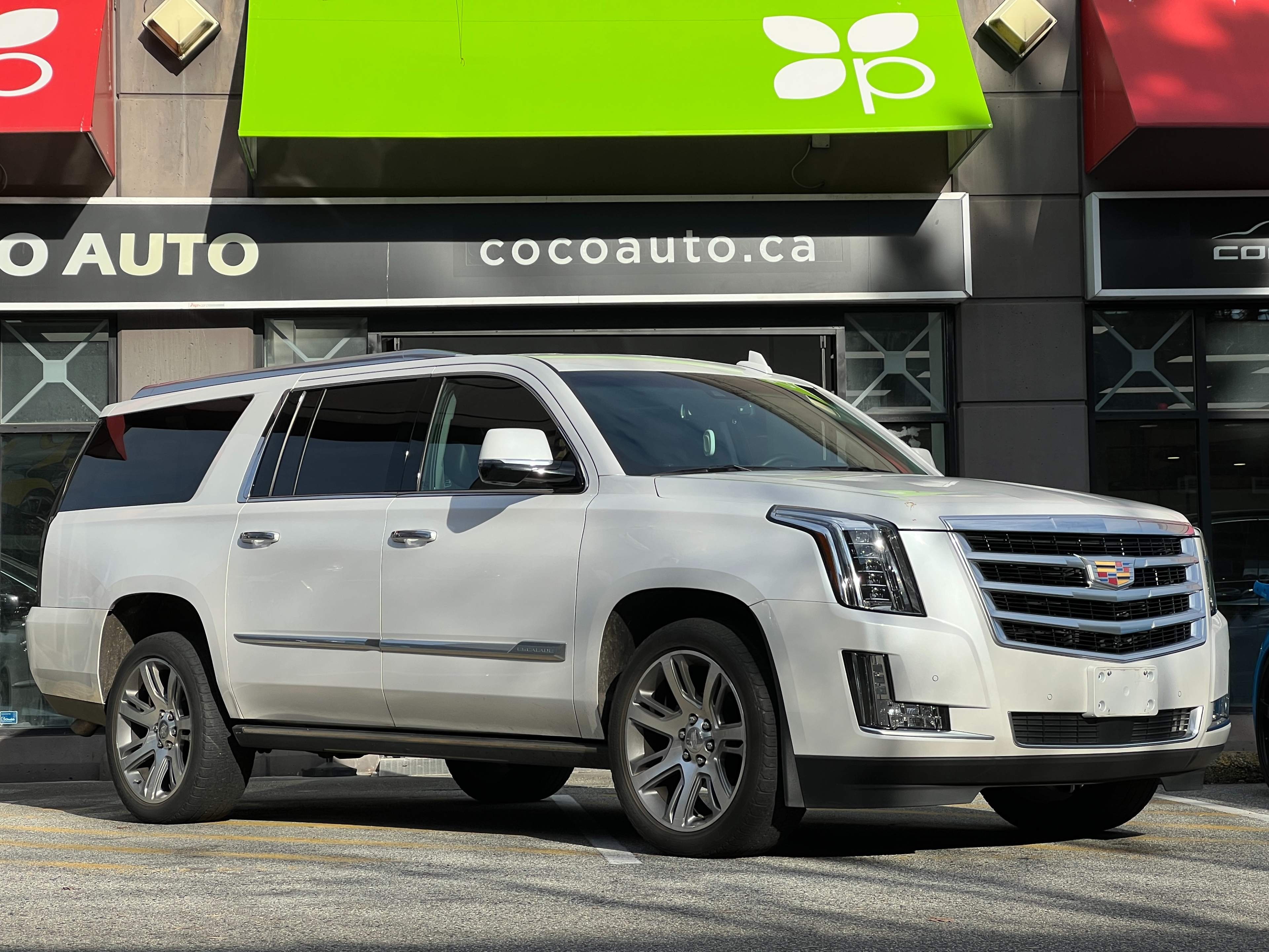 2016 Cadillac escalade esv premium lwb | No accident | one owner | low km