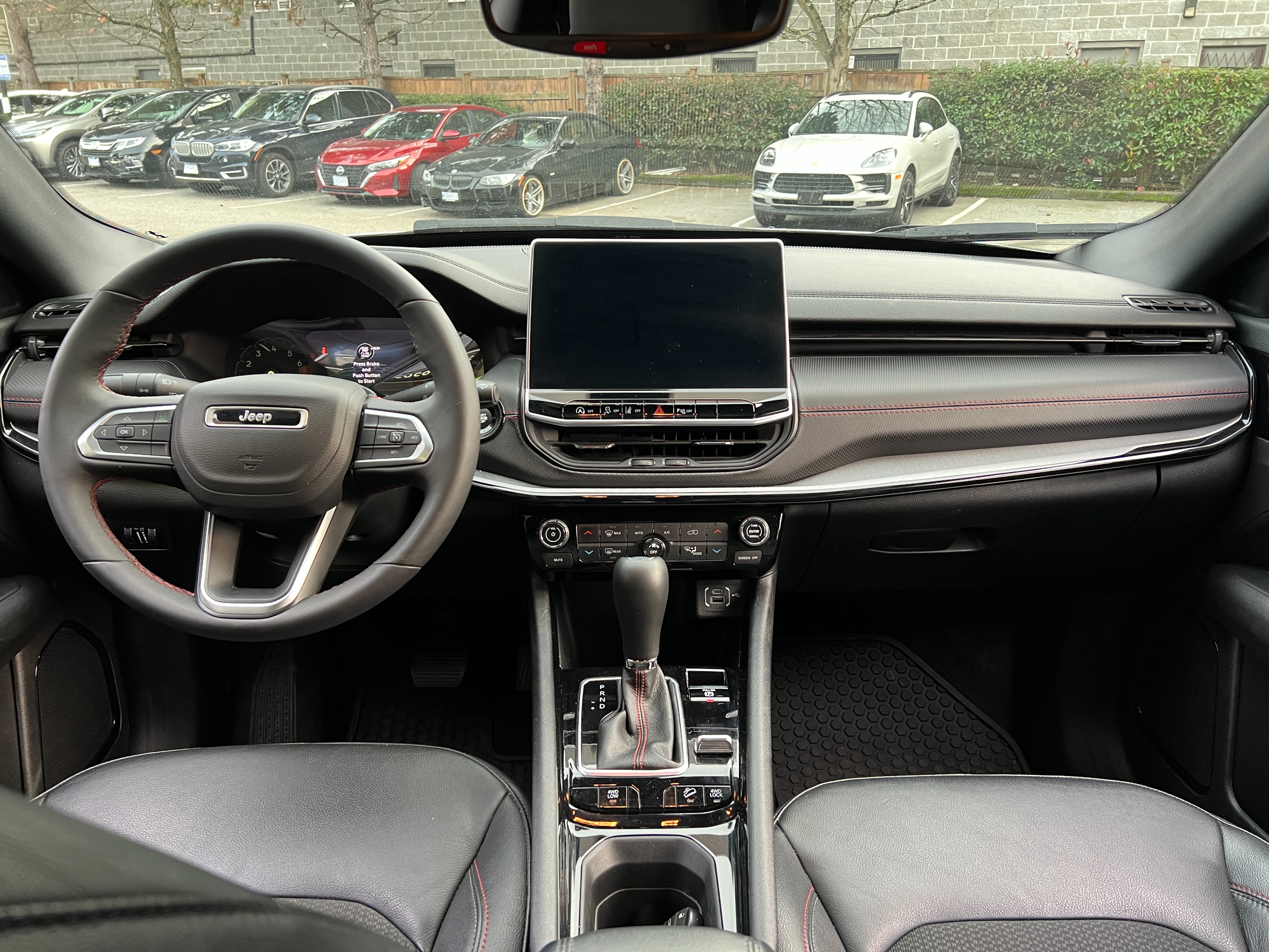 2024 Jeep Compass - Image 11