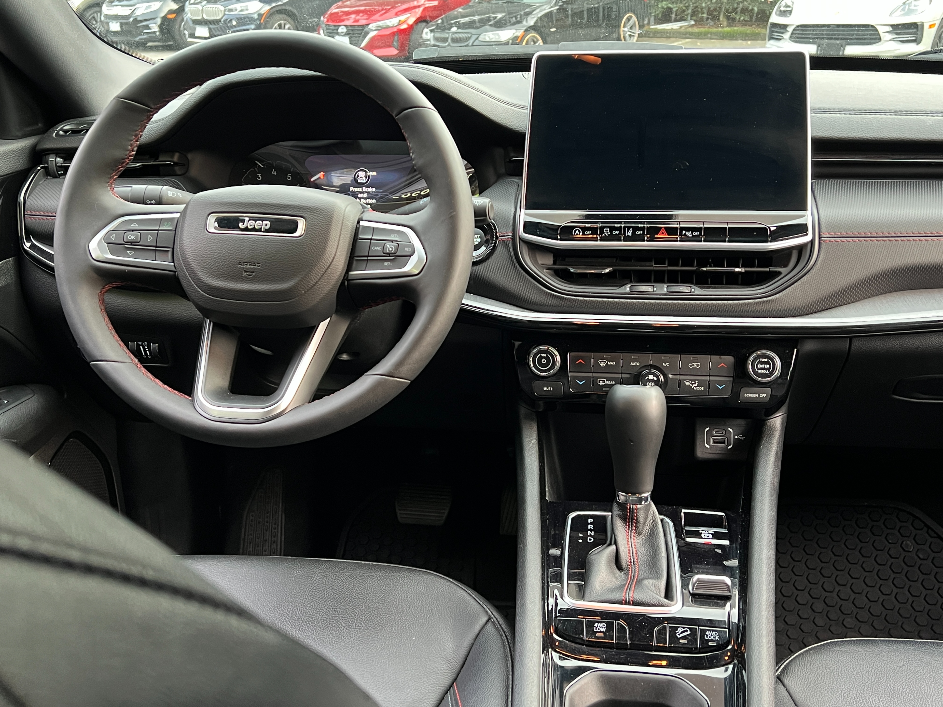 2024 Jeep Compass - Image 13