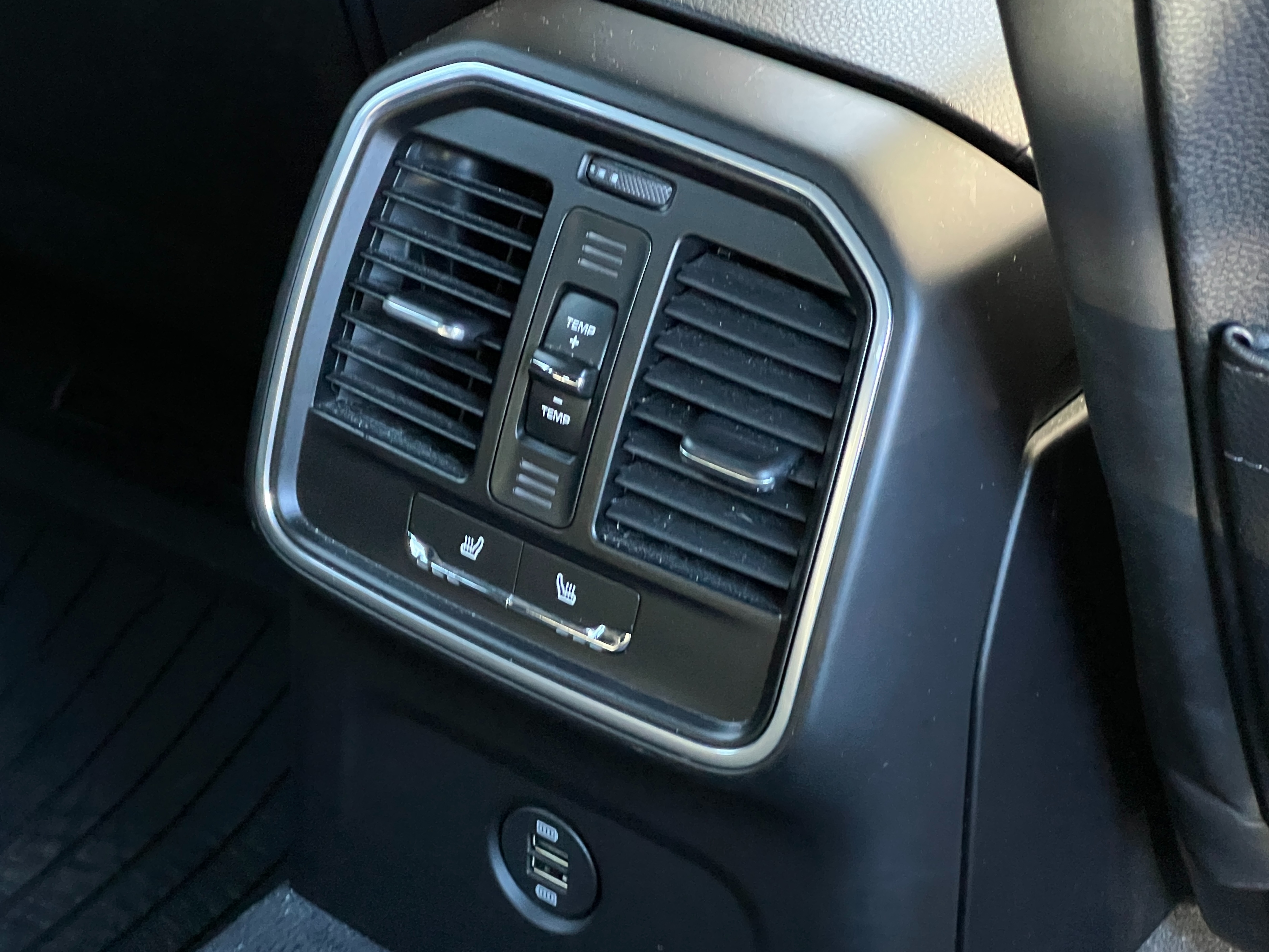 2017 Porsche Macan - Image 12