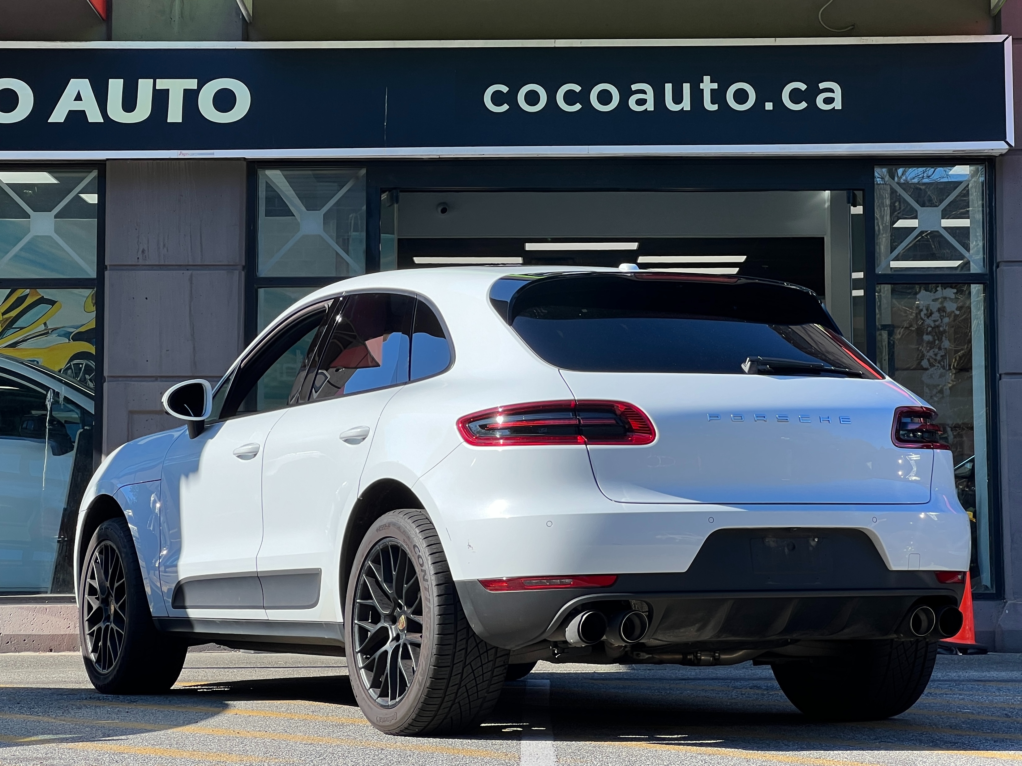 2017 Porsche Macan - Image 5