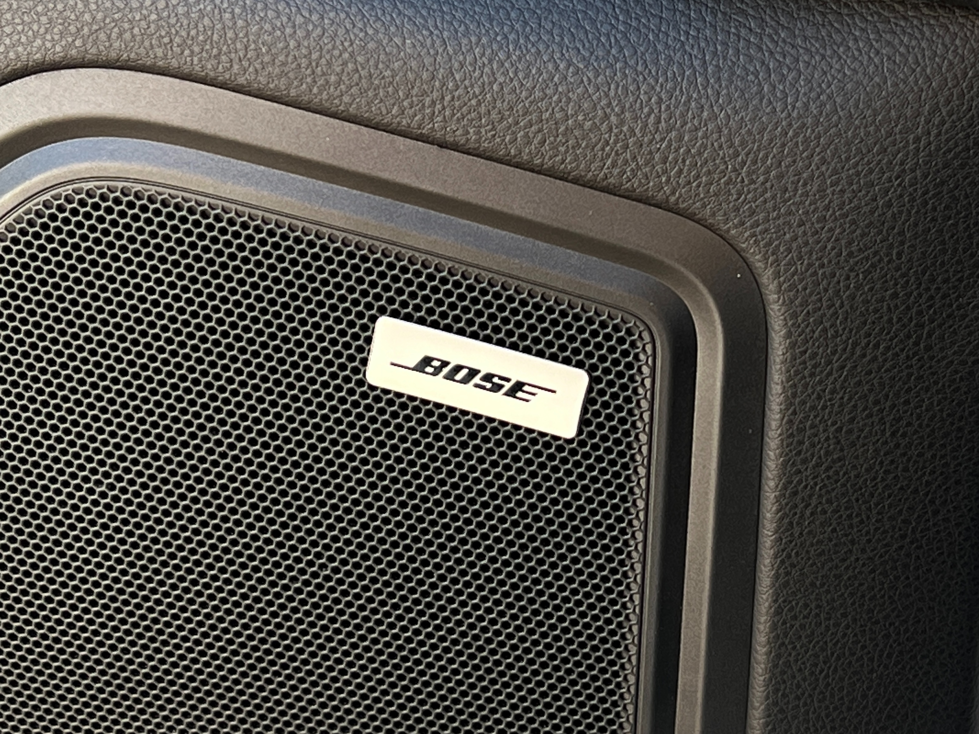 2017 Porsche Macan - Image 9