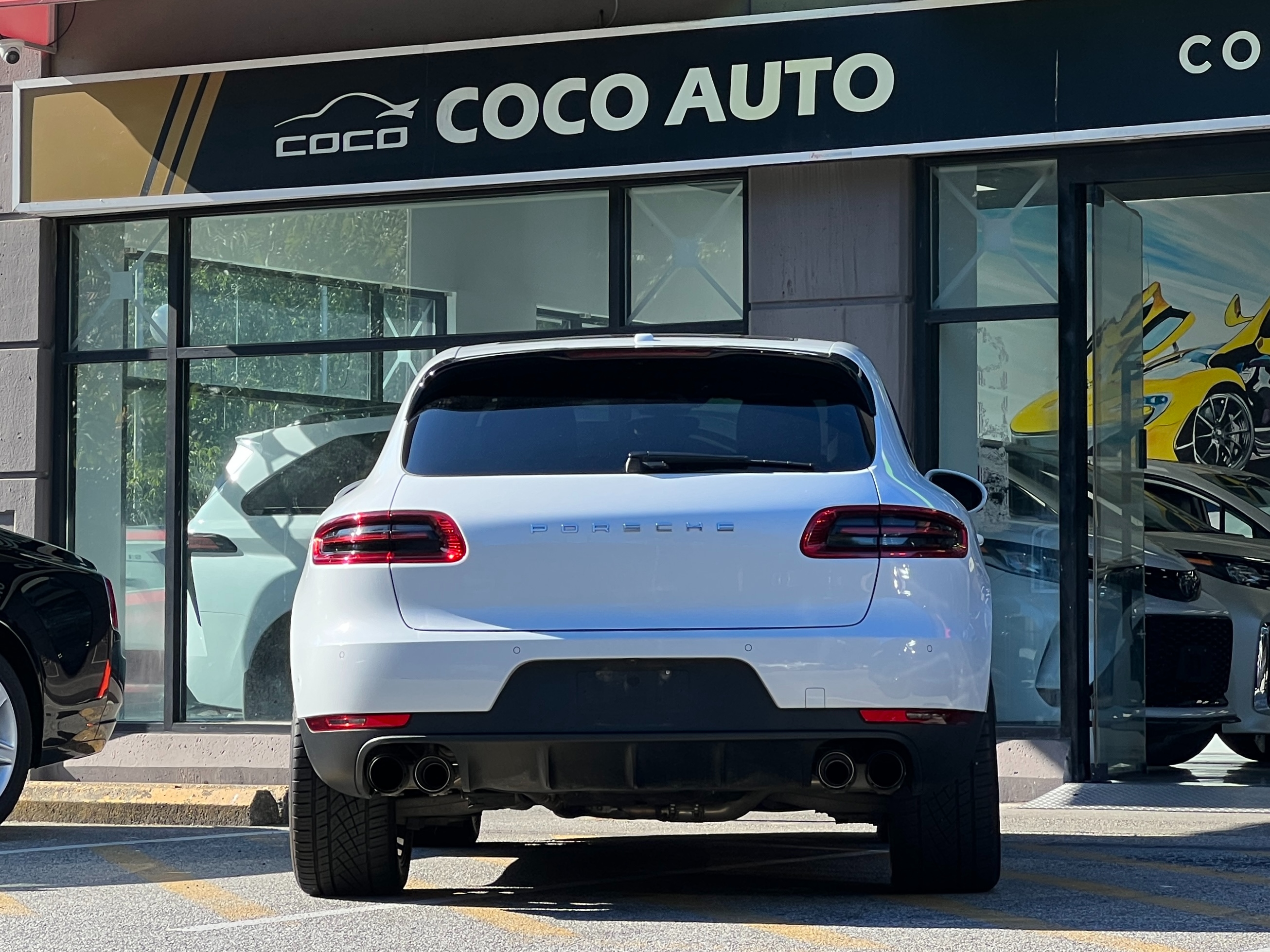 2017 Porsche Macan - Image 7