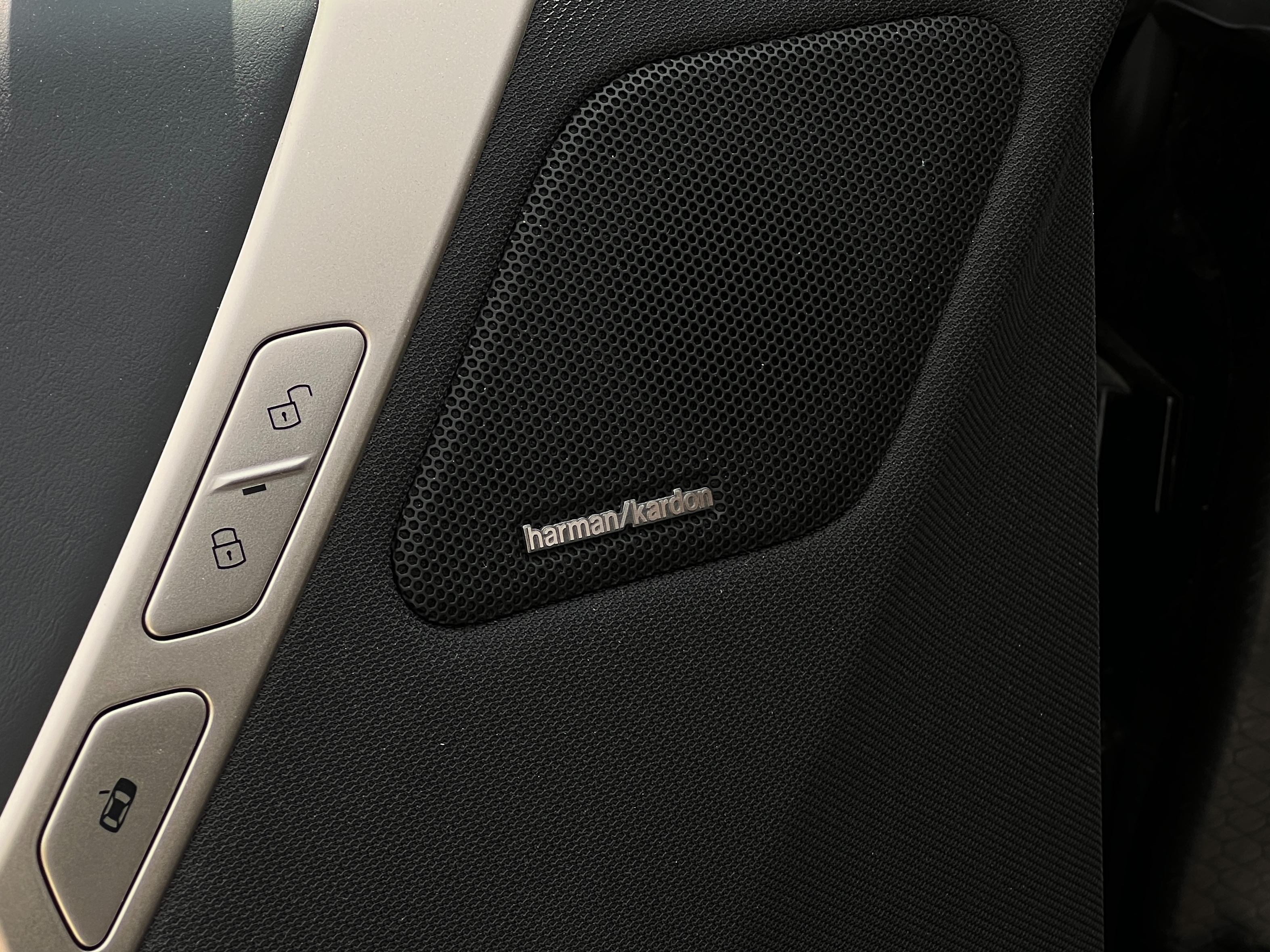 2024 BMW IX xdrive50 - Image 17