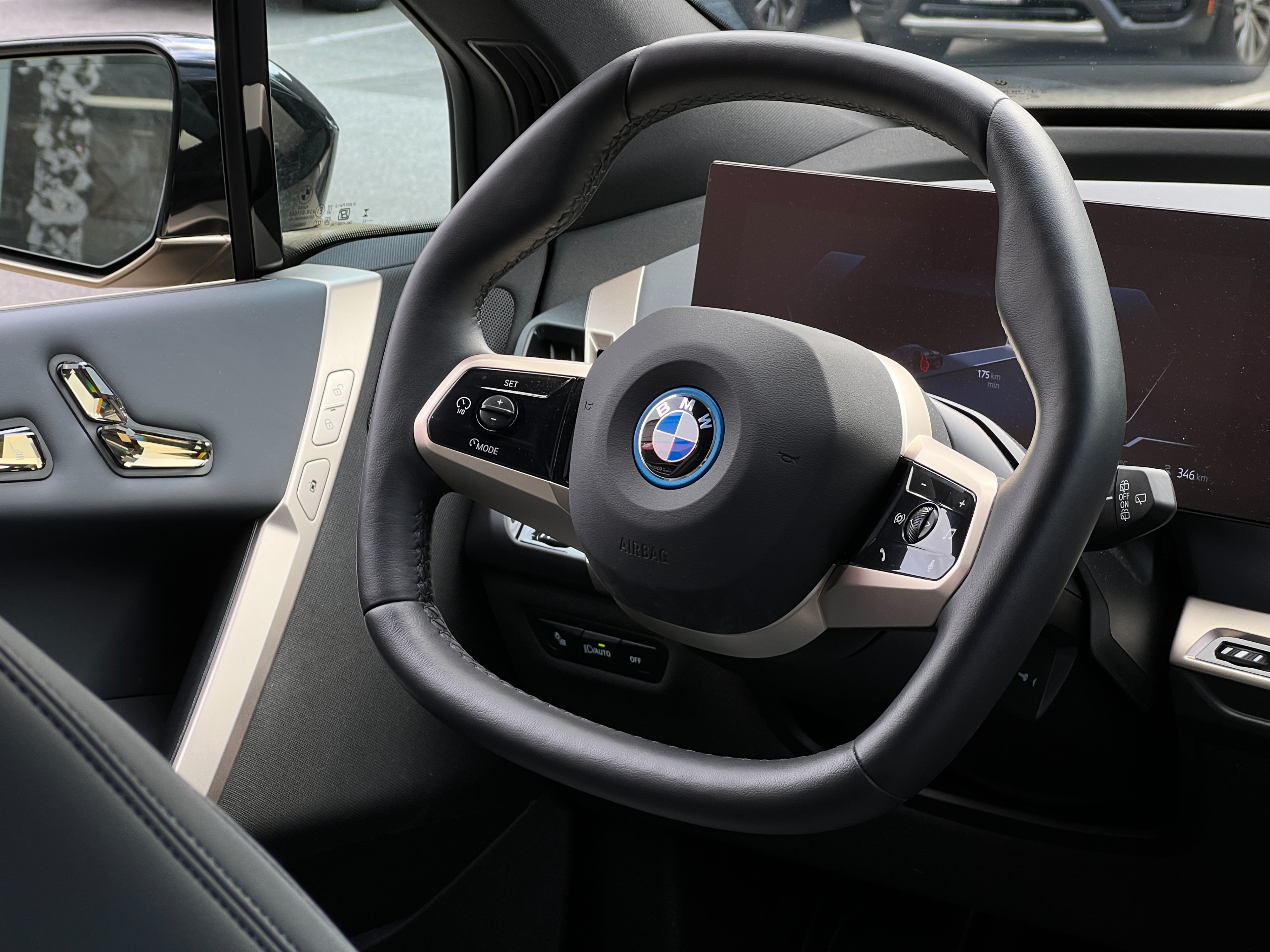 2024 BMW IX xdrive50 - Image 12