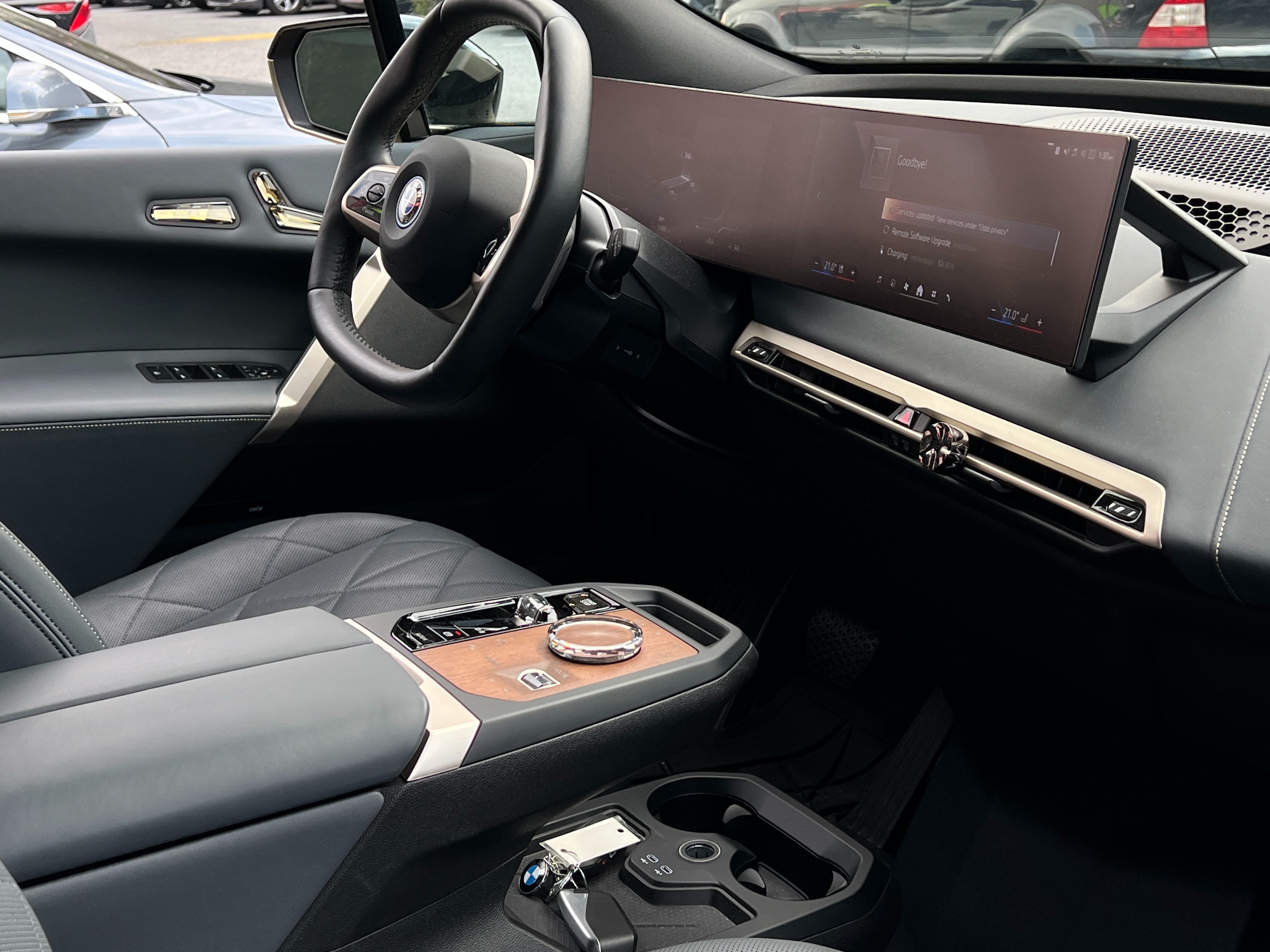 2024 BMW IX xdrive50 - Image 9